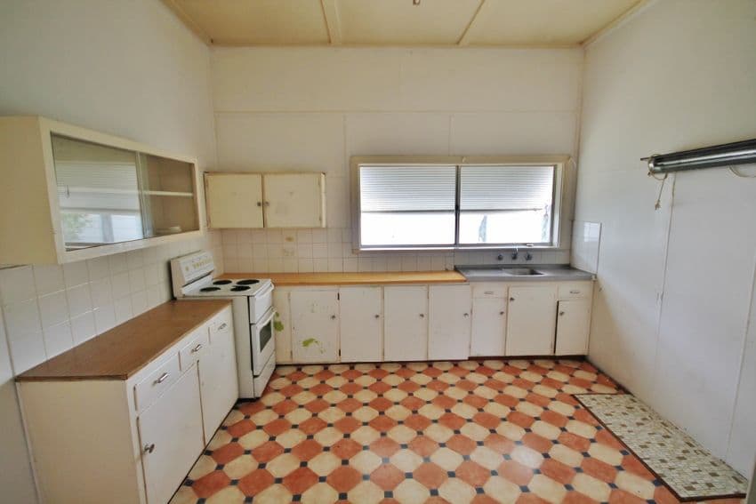 21 Ripon Street, YOUNG NSW 2594, Young - Thumbnail 4
