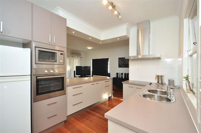 94 Cortis Street, MOUNT GRAVATT EAST QLD 4122, Mount Gravatt East - Thumbnail 2