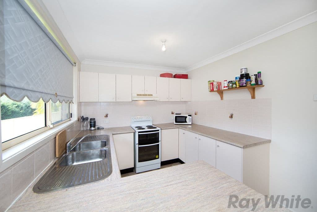 23 Bellwood Close, Tuggerah - Thumbnail 2