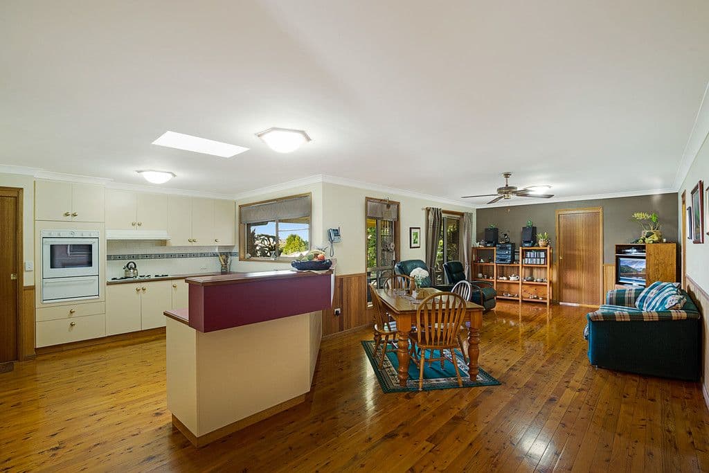 418 Mackenzie Street, Middle Ridge QLD 4350, Middle Ridge - Thumbnail 4