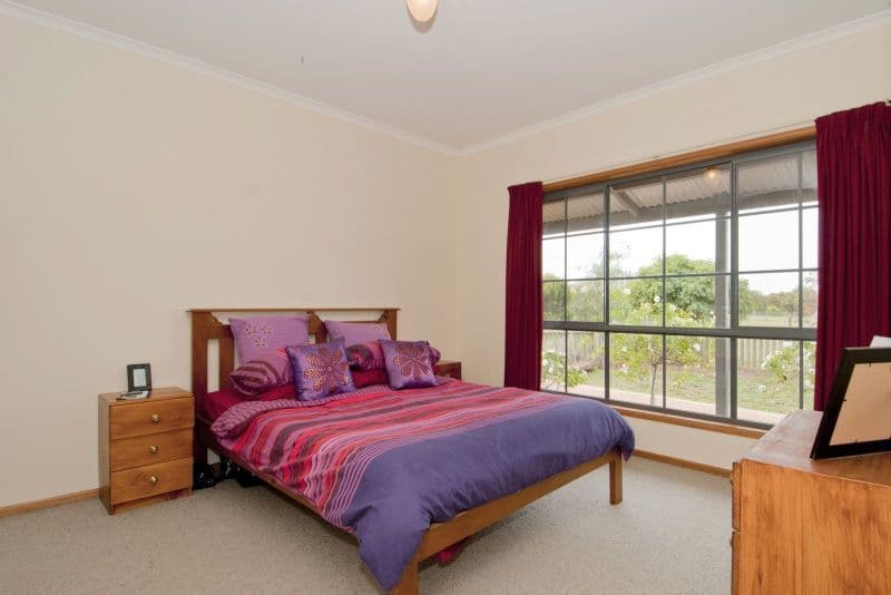 19 Lemalker Court, BANNOCKBURN VIC 3331, Bannockburn - Thumbnail 6