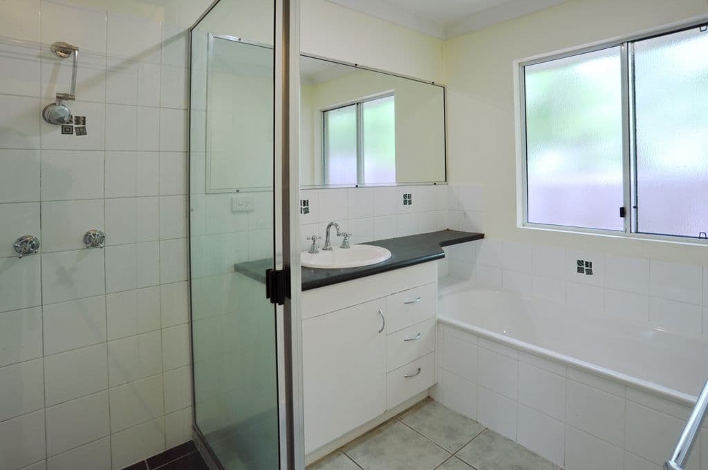 16 Banksia Court, CANNONVALE QLD 4802, Cannonvale - Thumbnail 4