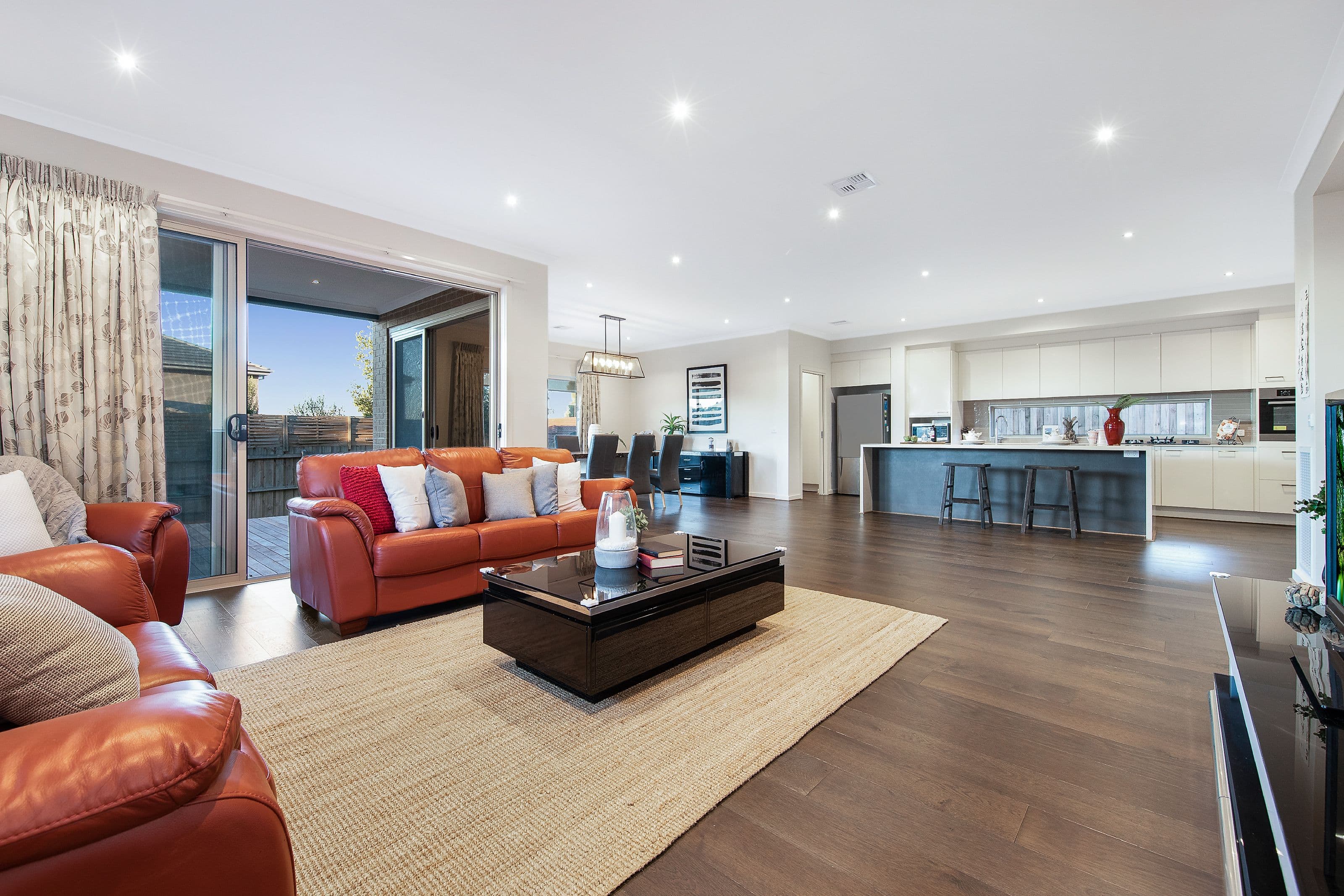 1 Newton Grove, Glen Waverley VIC 3150, Glen Waverley - Thumbnail 3