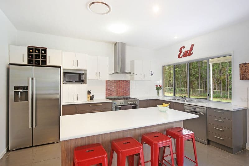 15 Teneale Place, Glass House Mountains QLD 4518, Glass House Mountains - Thumbnail 2