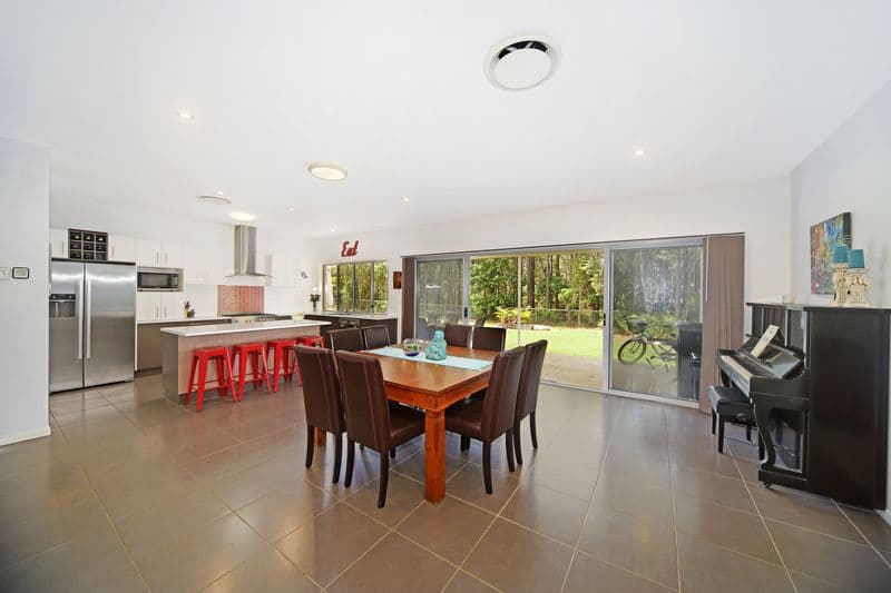 15 Teneale Place, Glass House Mountains QLD 4518, Glass House Mountains - Thumbnail 3