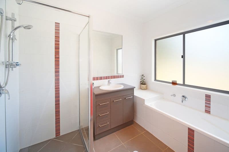 15 Teneale Place, Glass House Mountains QLD 4518, Glass House Mountains - Thumbnail 6