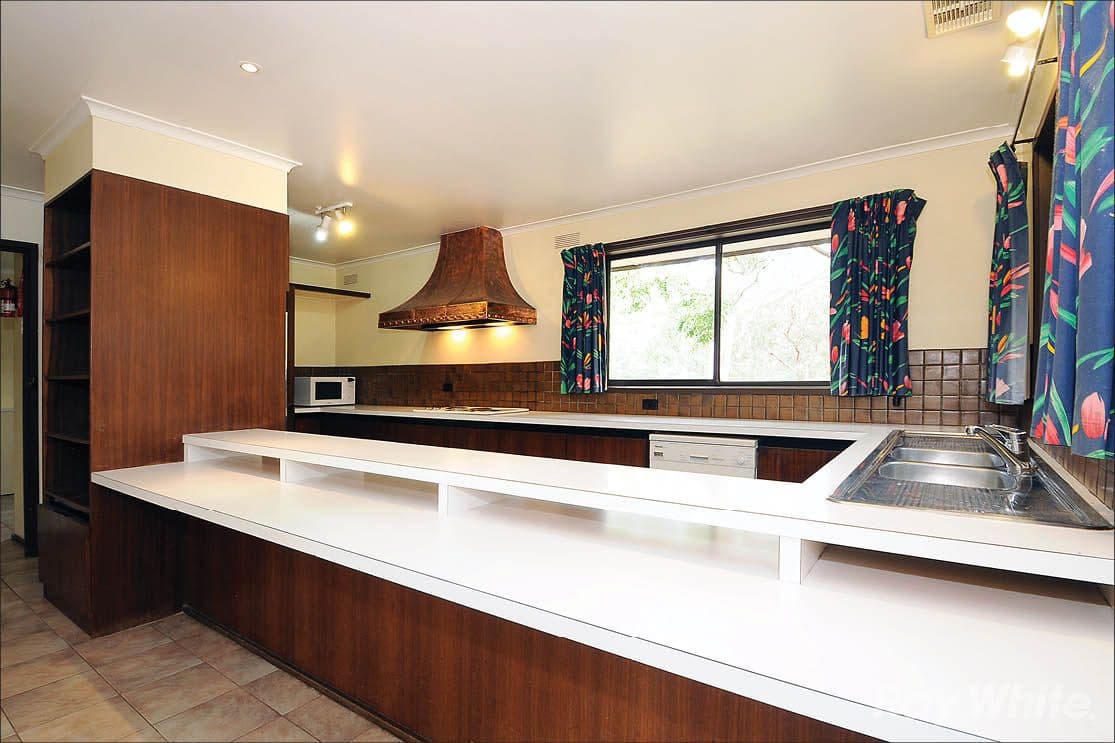 47 Bunker Crescent, Glen Waverley VIC 3150, Glen Waverley - Thumbnail 2