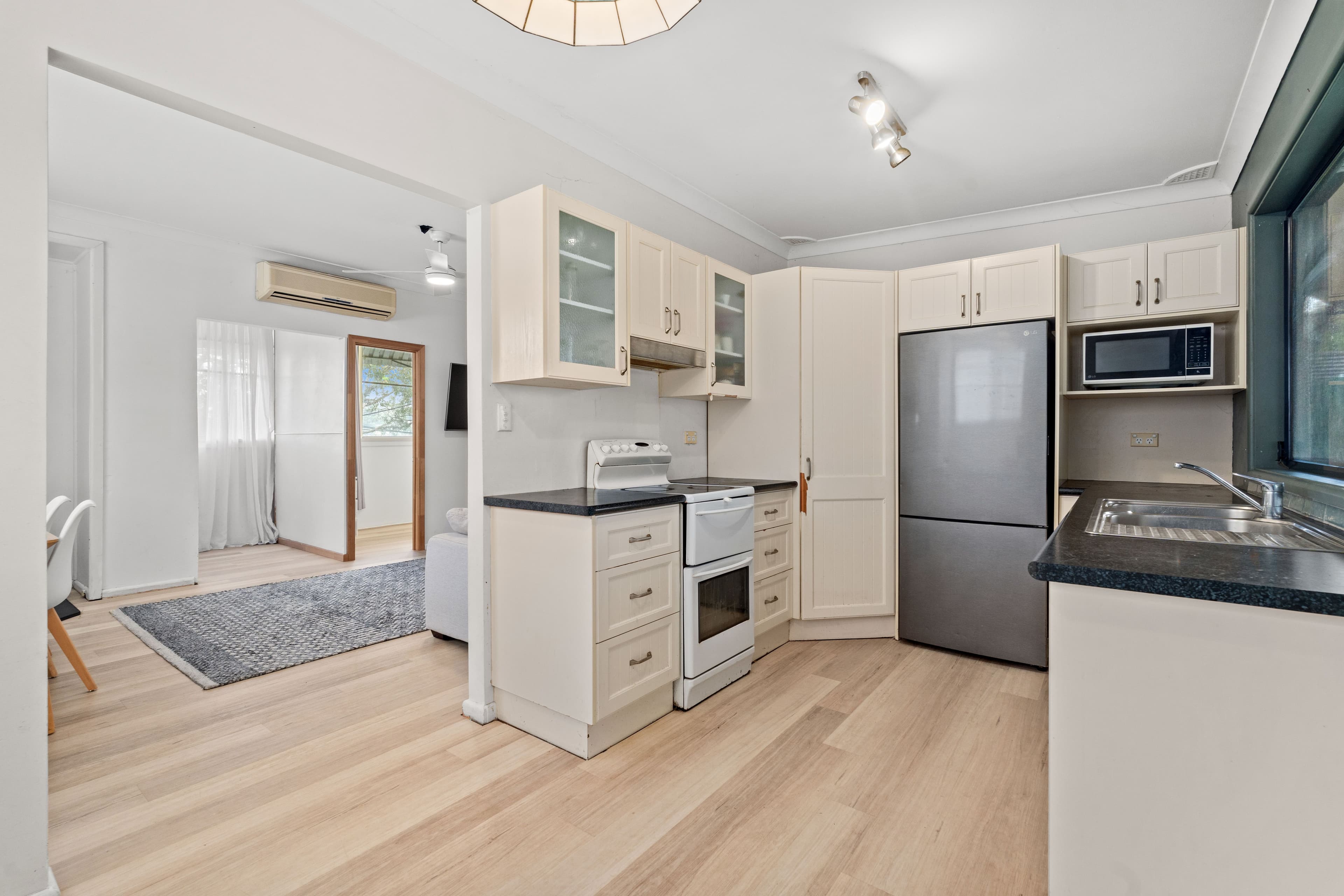 13 Raymond Terrace, Terrigal NSW 2260, Terrigal - Thumbnail 4