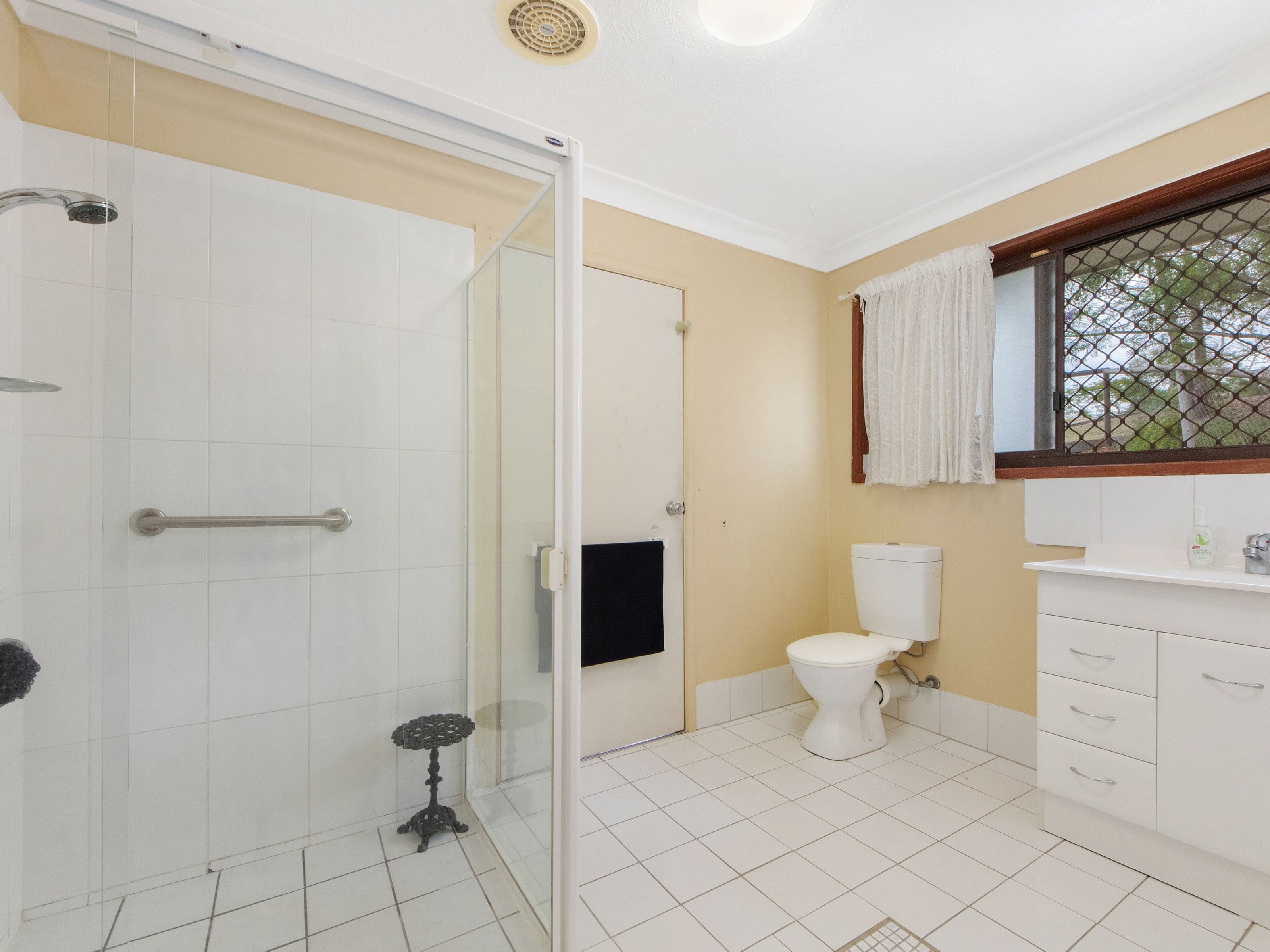 6 Mendooran Court, Oxenford QLD 4210, Oxenford - Thumbnail 8