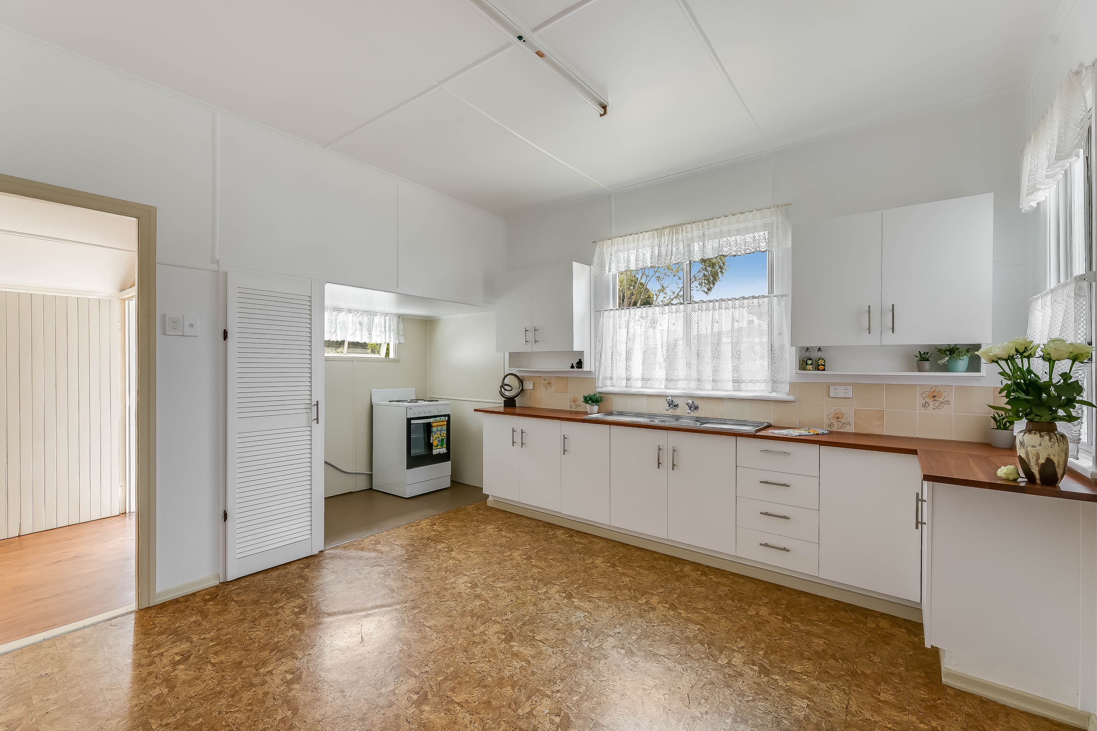 21 Fourth Avenue, Harristown QLD 4350, Harristown - Thumbnail 3
