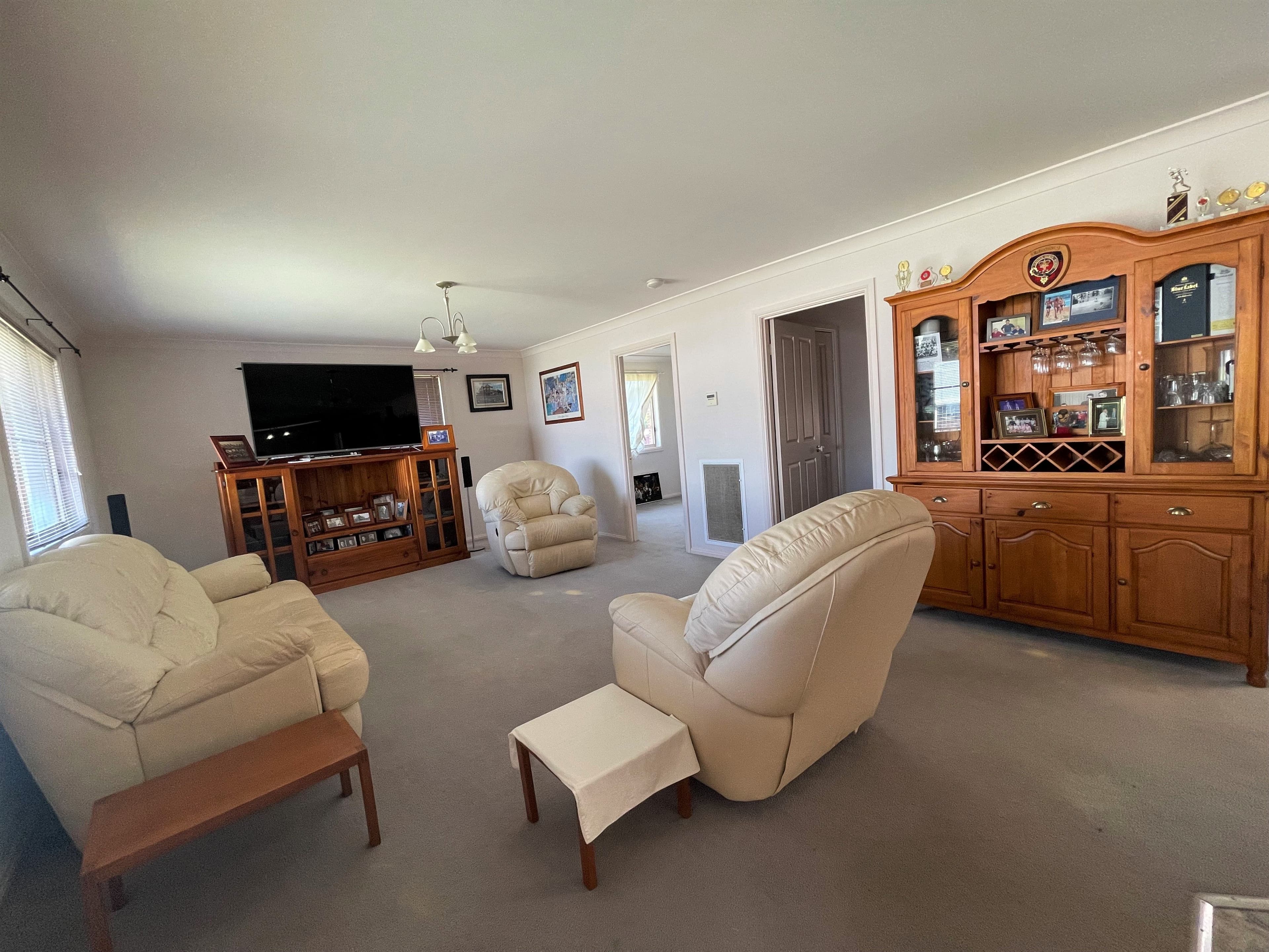 5 Pineview Circuit, Young NSW 2594, Young - Thumbnail 2