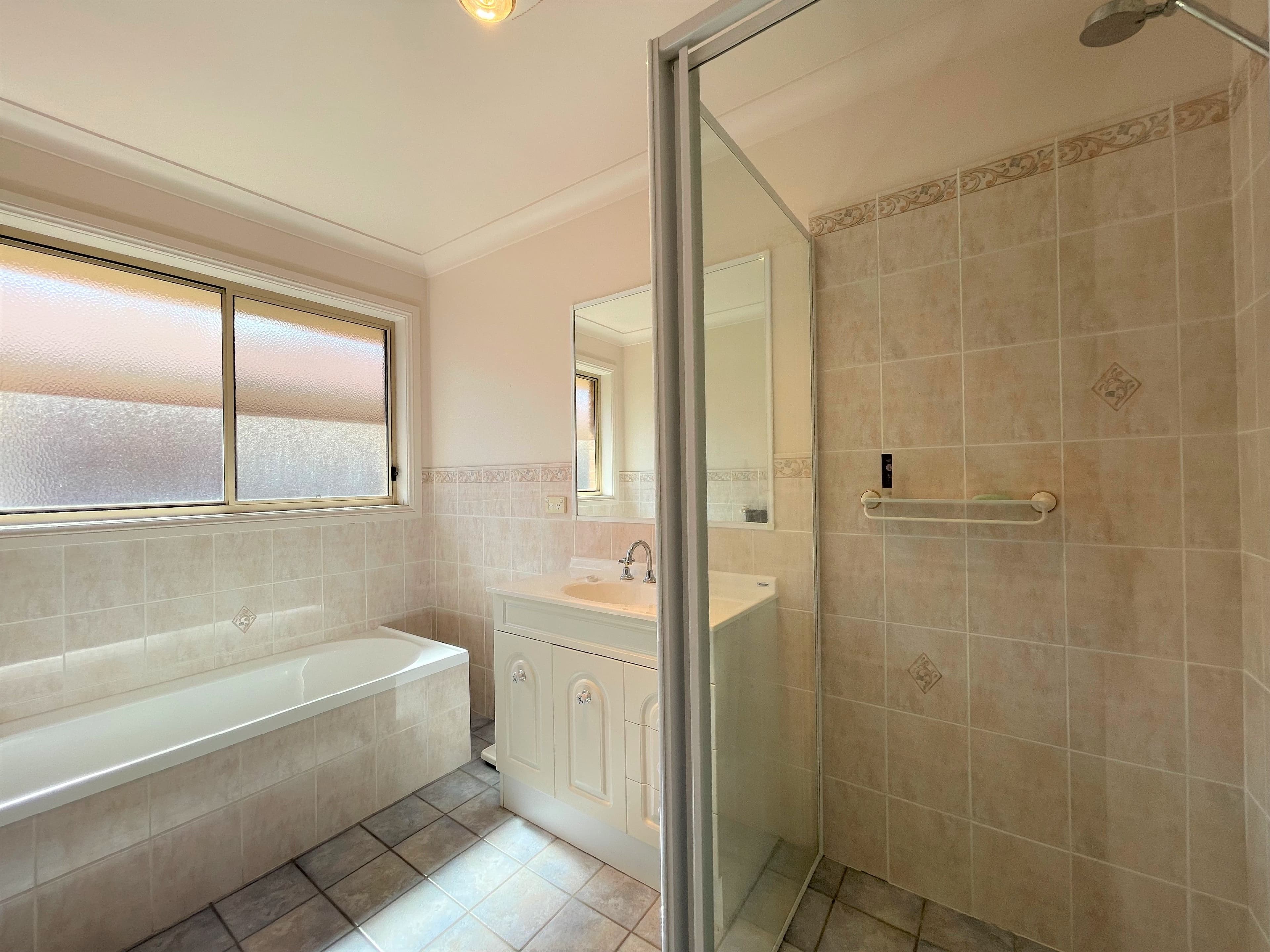 5 Pineview Circuit, Young NSW 2594, Young - Thumbnail 6