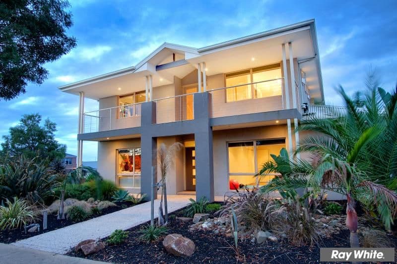 19 Brimbrim Crescent, MORNINGTON VIC 3931, Mornington - Thumbnail 2