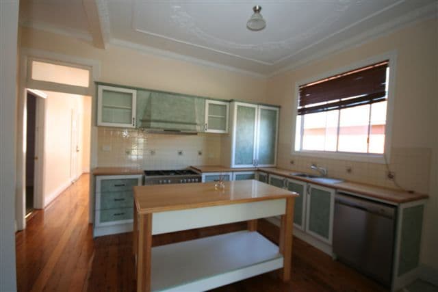 112 Queen Street, OBERON NSW 2787, Oberon - Thumbnail 2