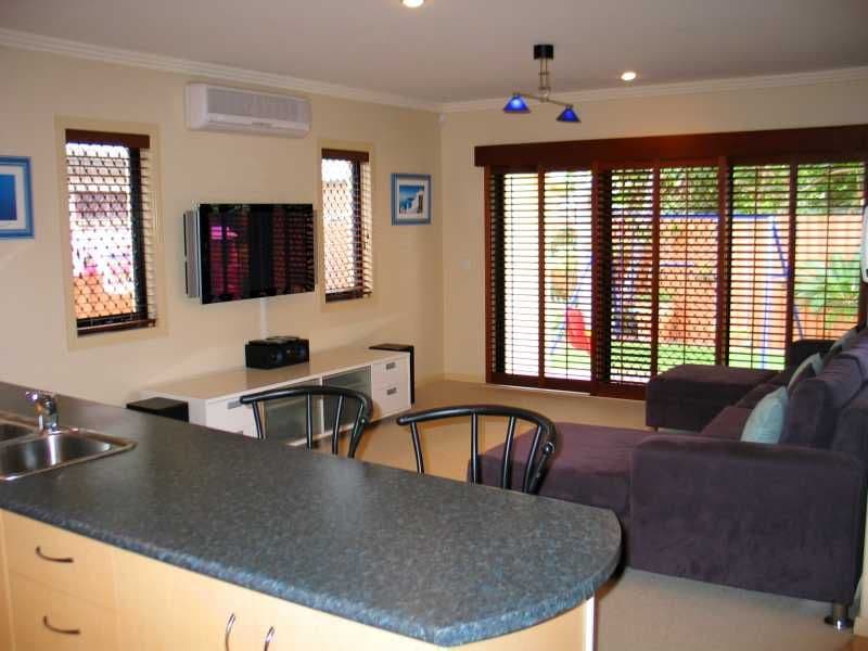 28 Philippine Parade, PALM BEACH QLD 4221, Palm Beach - Thumbnail 5