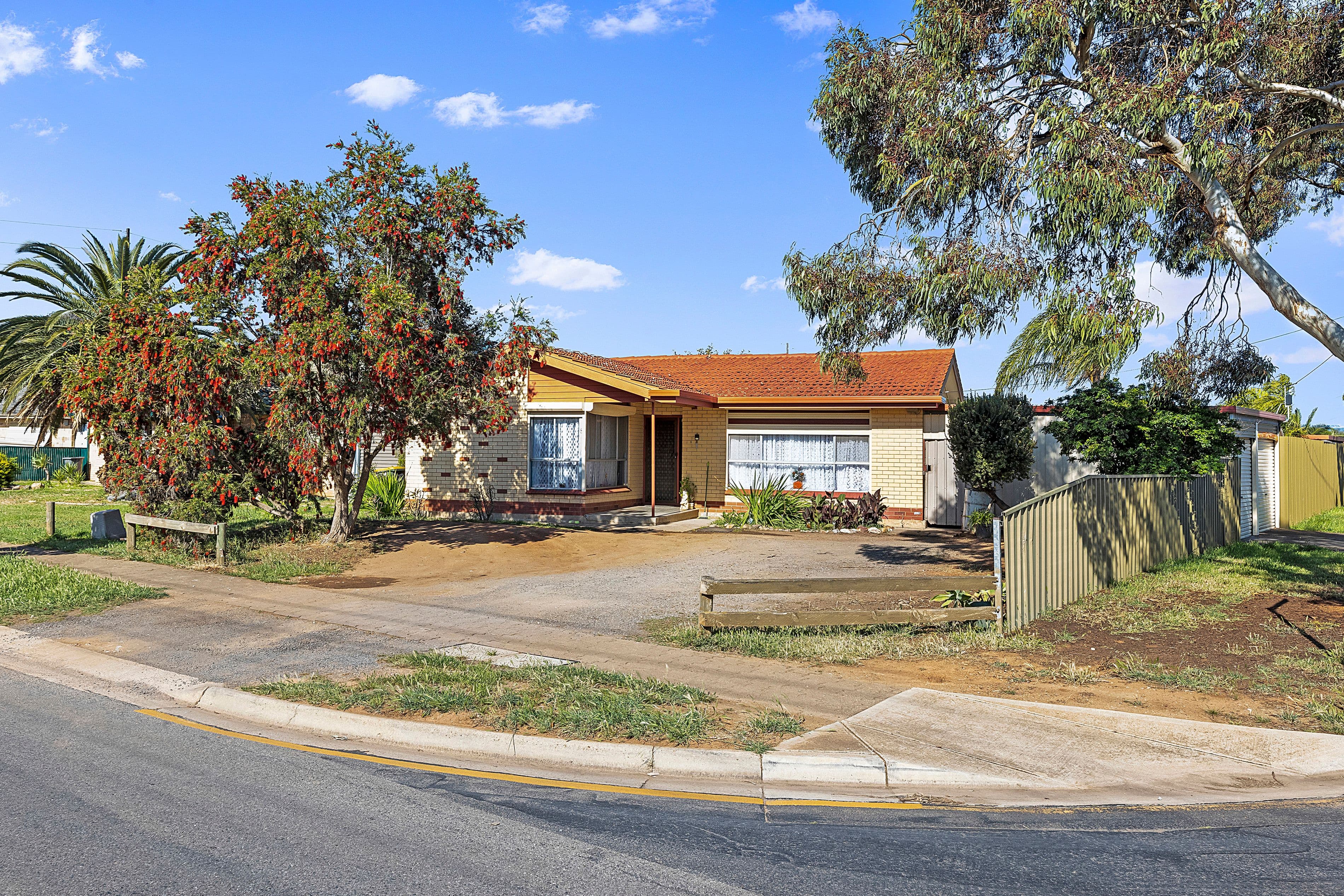 8 Sunderland Avenue, Parafield Gardens SA 5107, Parafield Gardens - Image 1