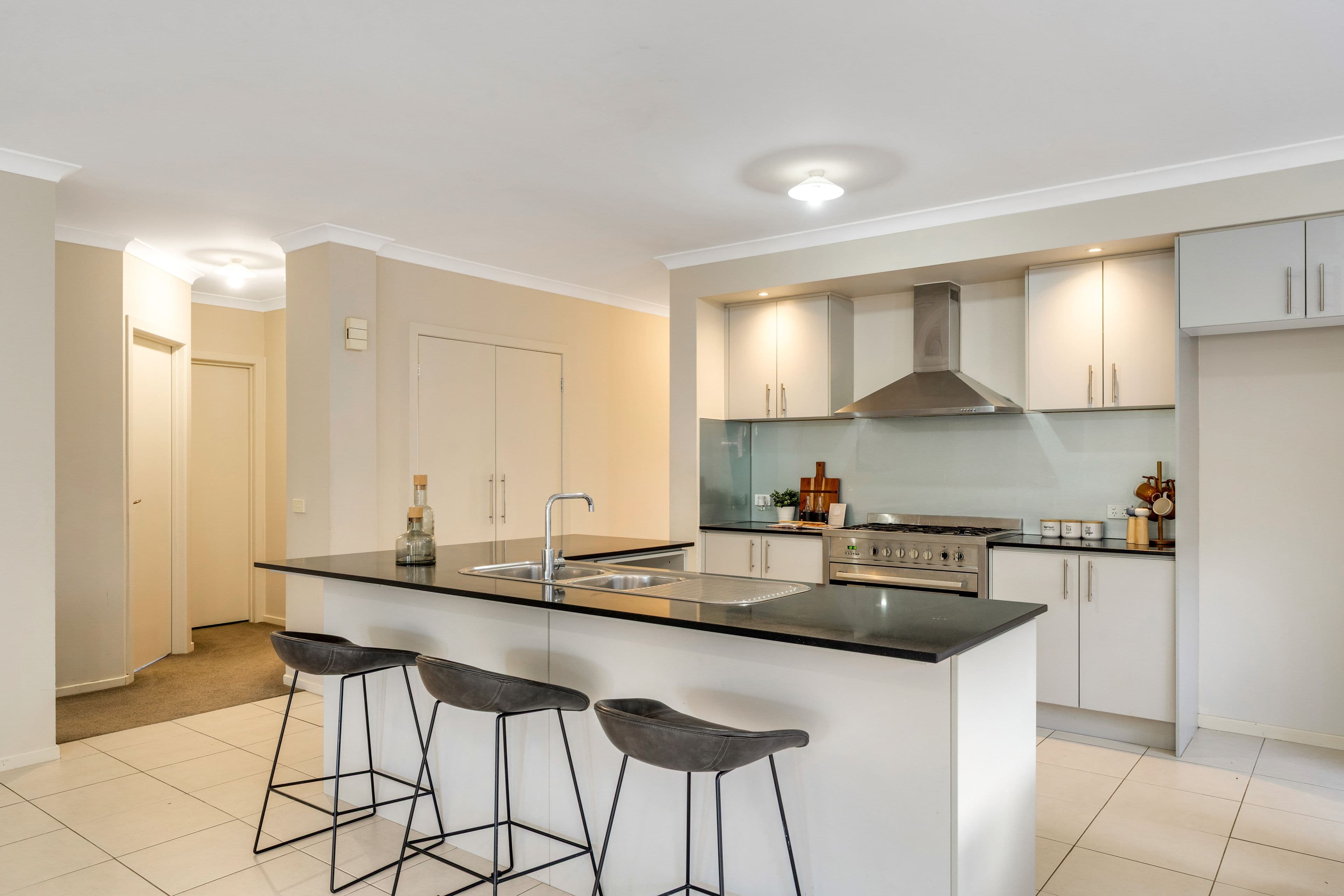 20 Birdswood Crescent, Craigieburn VIC 3064, Craigieburn - Thumbnail 2