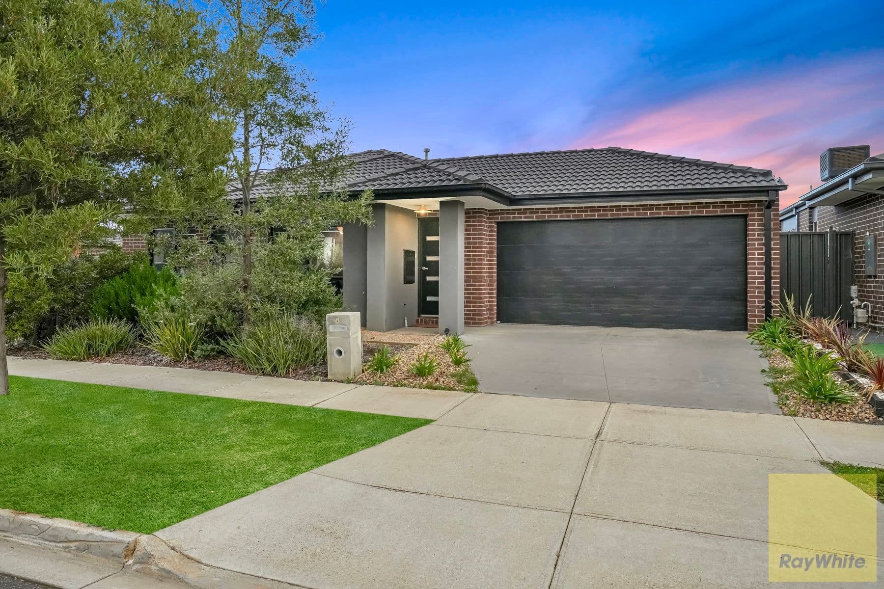2 Oaky Crescent, COBBLEBANK VIC 3338, Cobblebank - Thumbnail 2