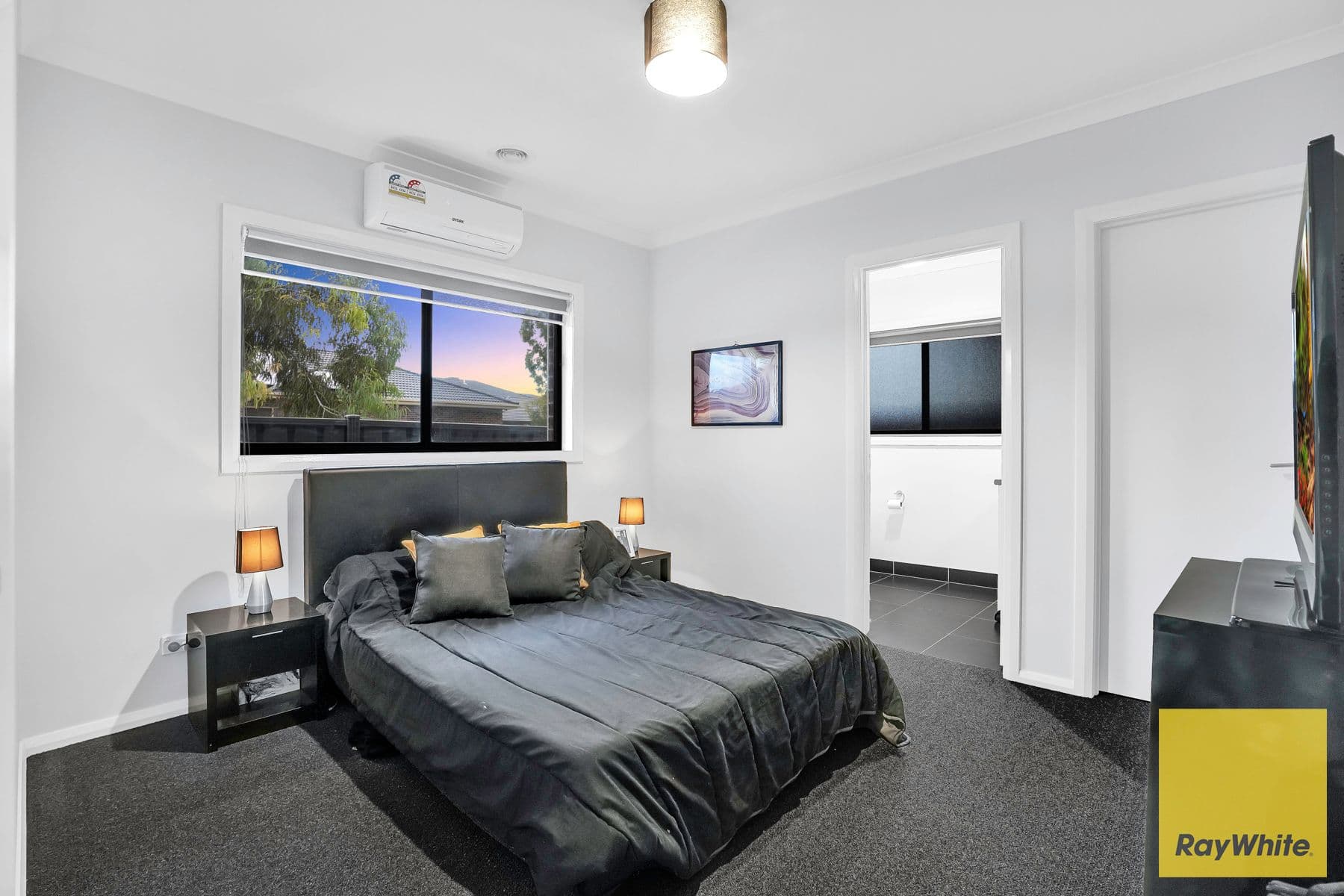 2 Oaky Crescent, COBBLEBANK VIC 3338, Cobblebank - Thumbnail 6
