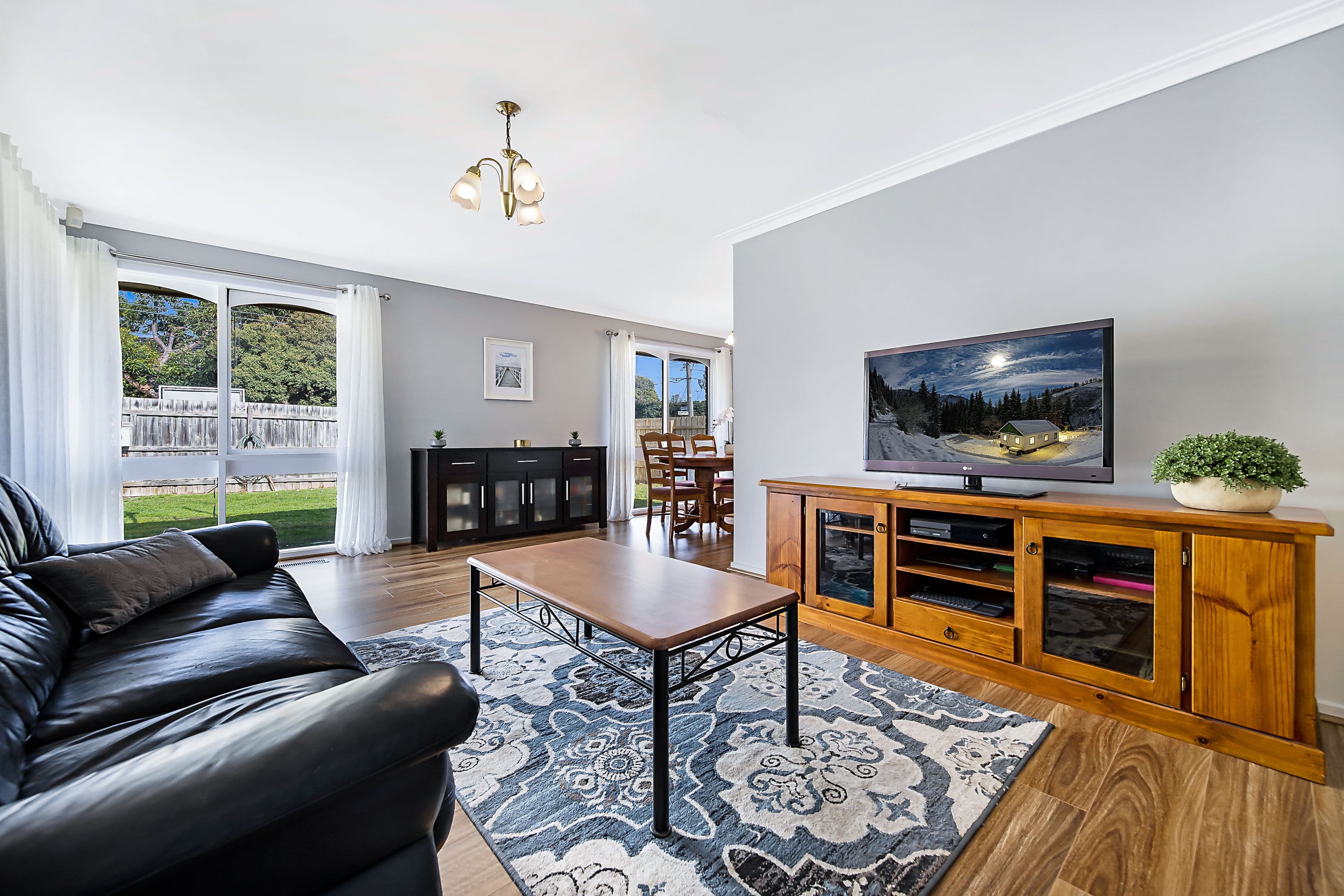 15 Sampson Drive, Mount Waverley VIC 3149, Mount Waverley - Thumbnail 2
