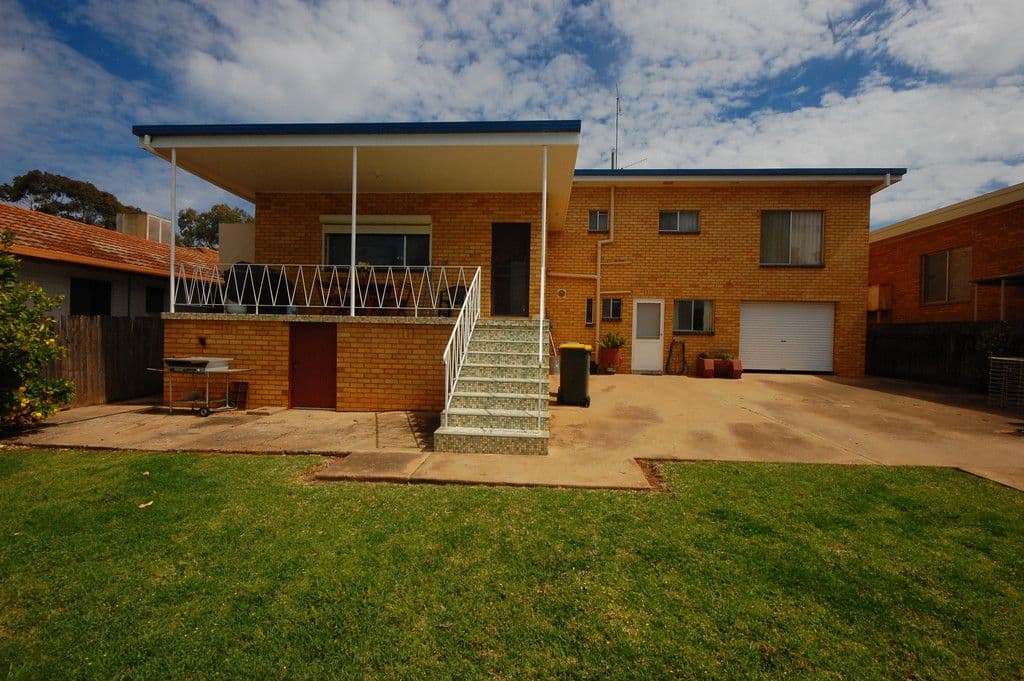31 Blumer Avenue, Griffith NSW 2680, Griffith - Thumbnail 4