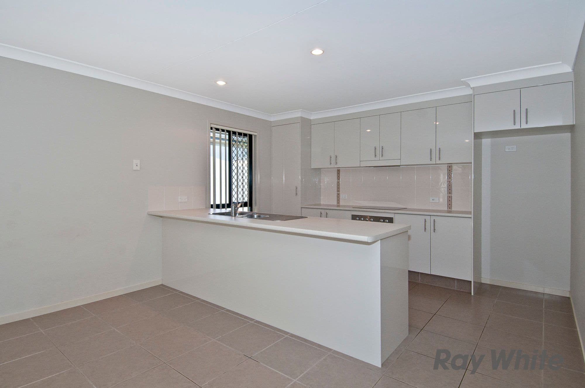 38 Sanctuary Parkway, Waterford QLD 4133, Waterford - Thumbnail 3