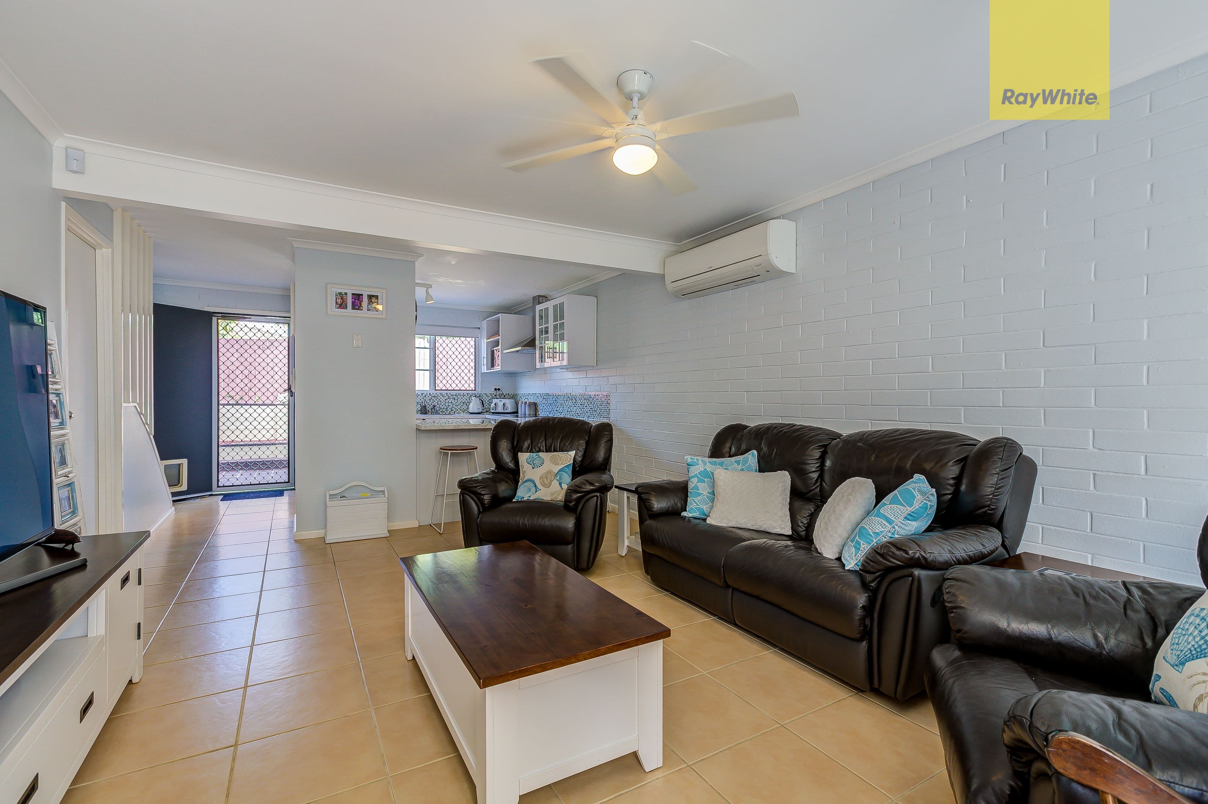 4 Pendlebury Court, Edens Landing QLD 4207, Edens Landing - Thumbnail 5