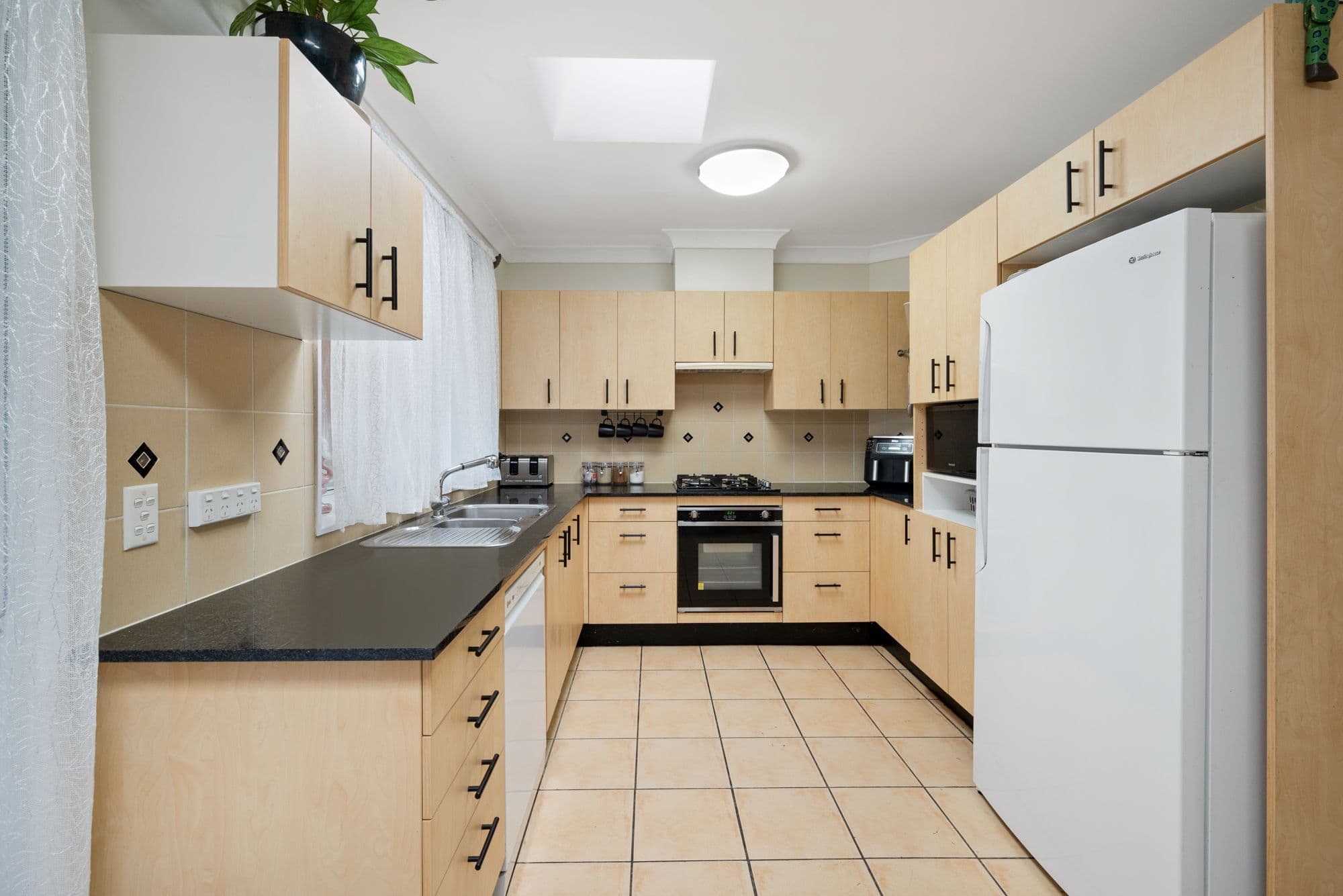 7 Sapphire Place, Eagle Vale NSW 2558, Eagle Vale - Thumbnail 2