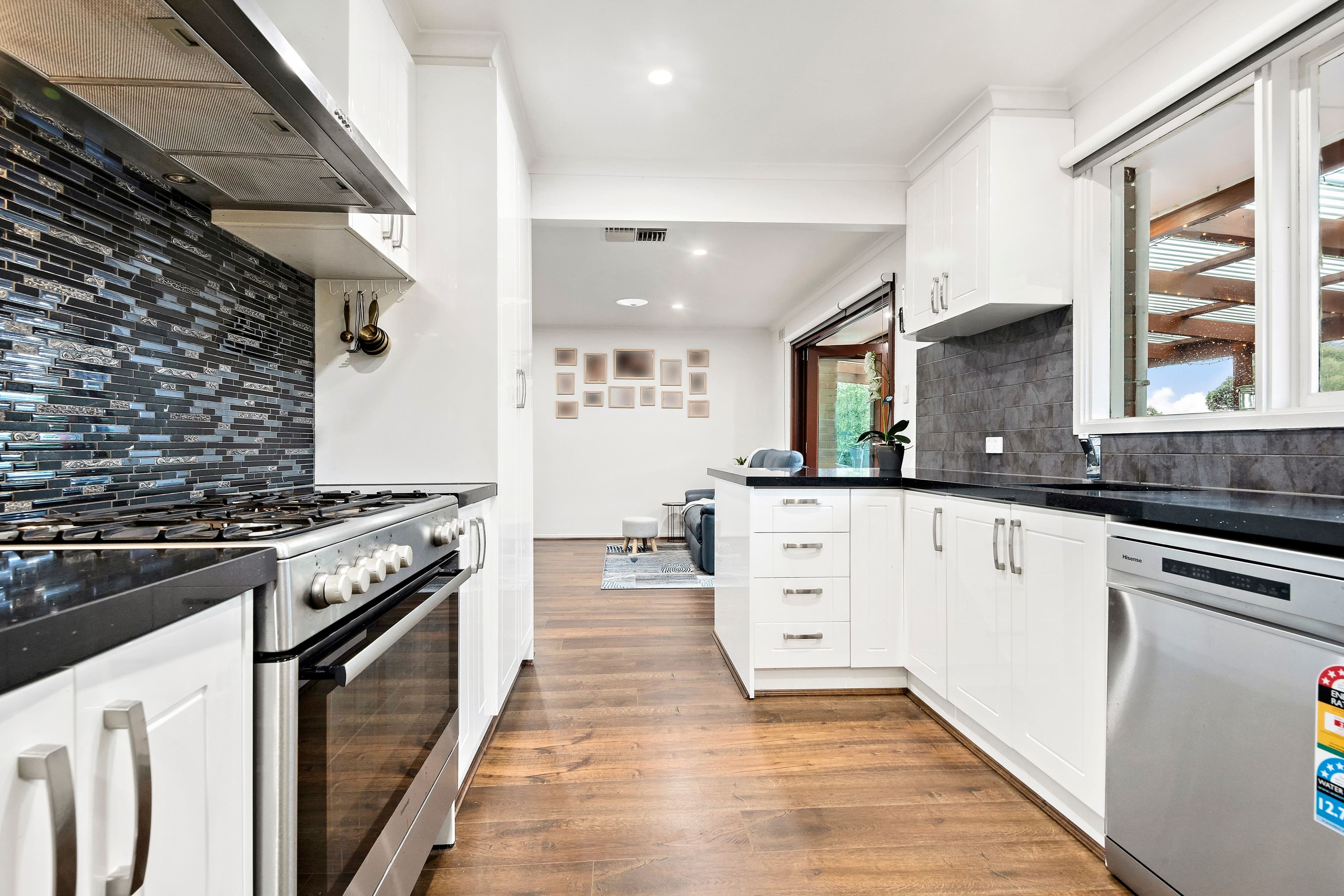 56 William Perry Close, ENDEAVOUR HILLS VIC 3802, Endeavour Hills - Thumbnail 3