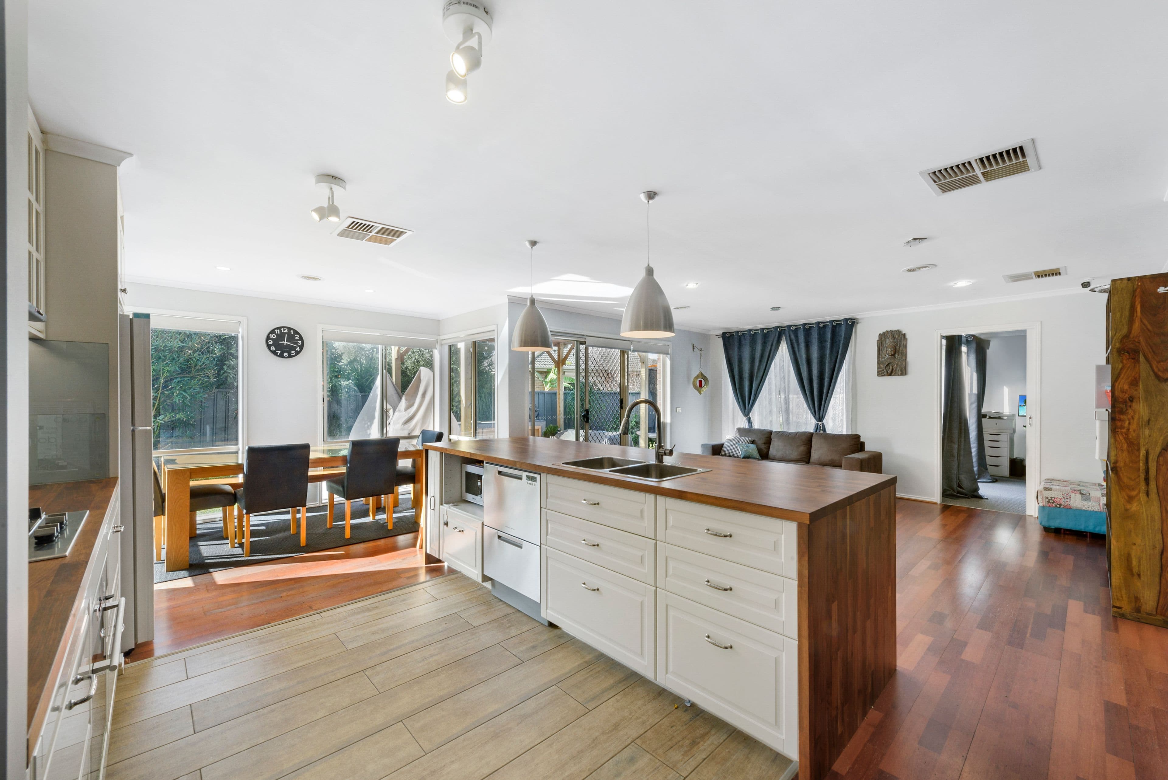 17 Heysen Parkway, Caroline Springs VIC 3023, Caroline Springs - Thumbnail 4