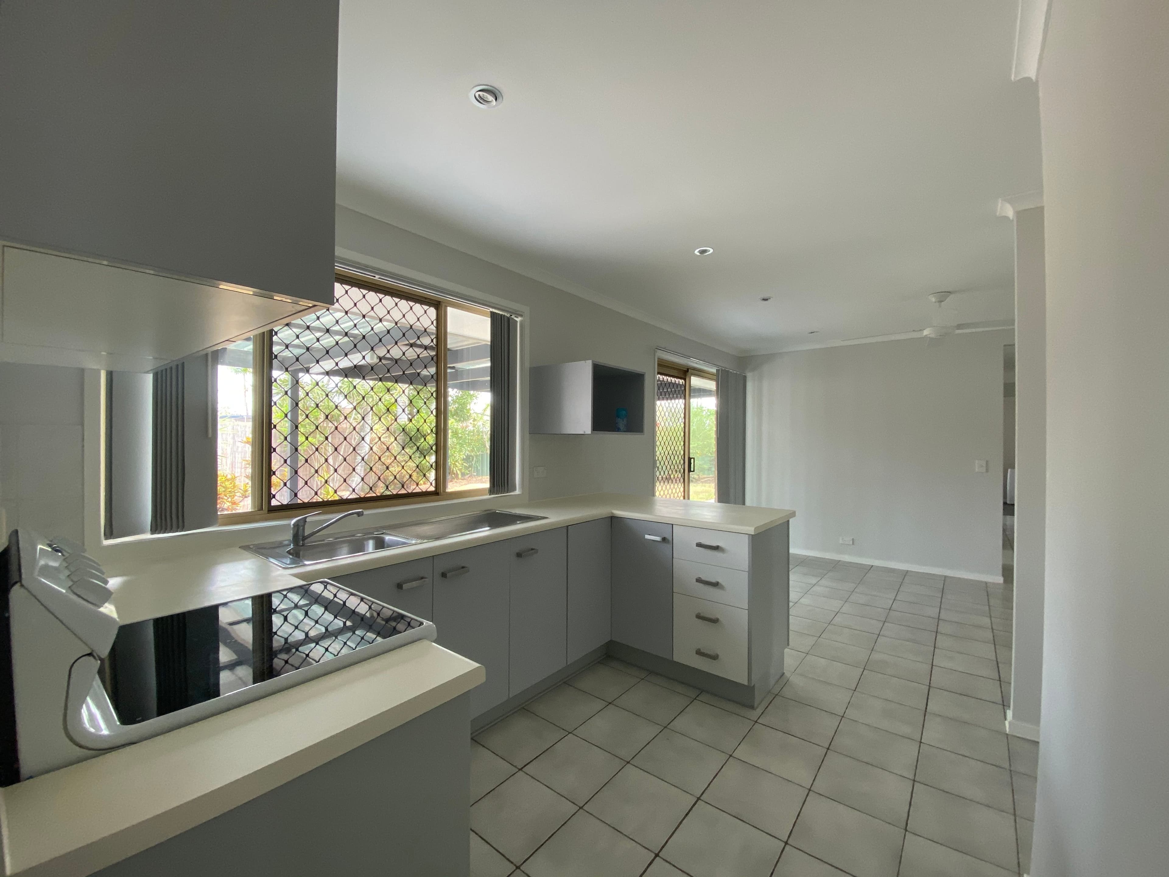 17 Kate Avenue, Deception Bay QLD 4508, Deception Bay - Thumbnail 4