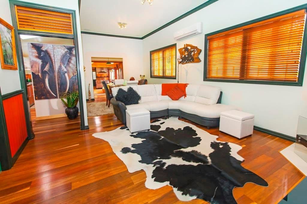 47 Henderson Road, DEAGON QLD 4017, Deagon - Thumbnail 3
