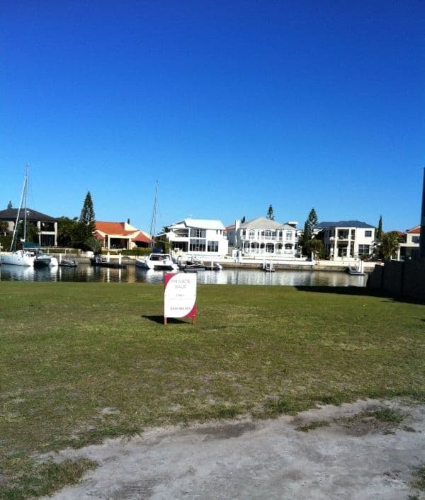 14 Queen Guineveres Place, SOVEREIGN ISLANDS QLD 4216, Sovereign Islands - Thumbnail 2