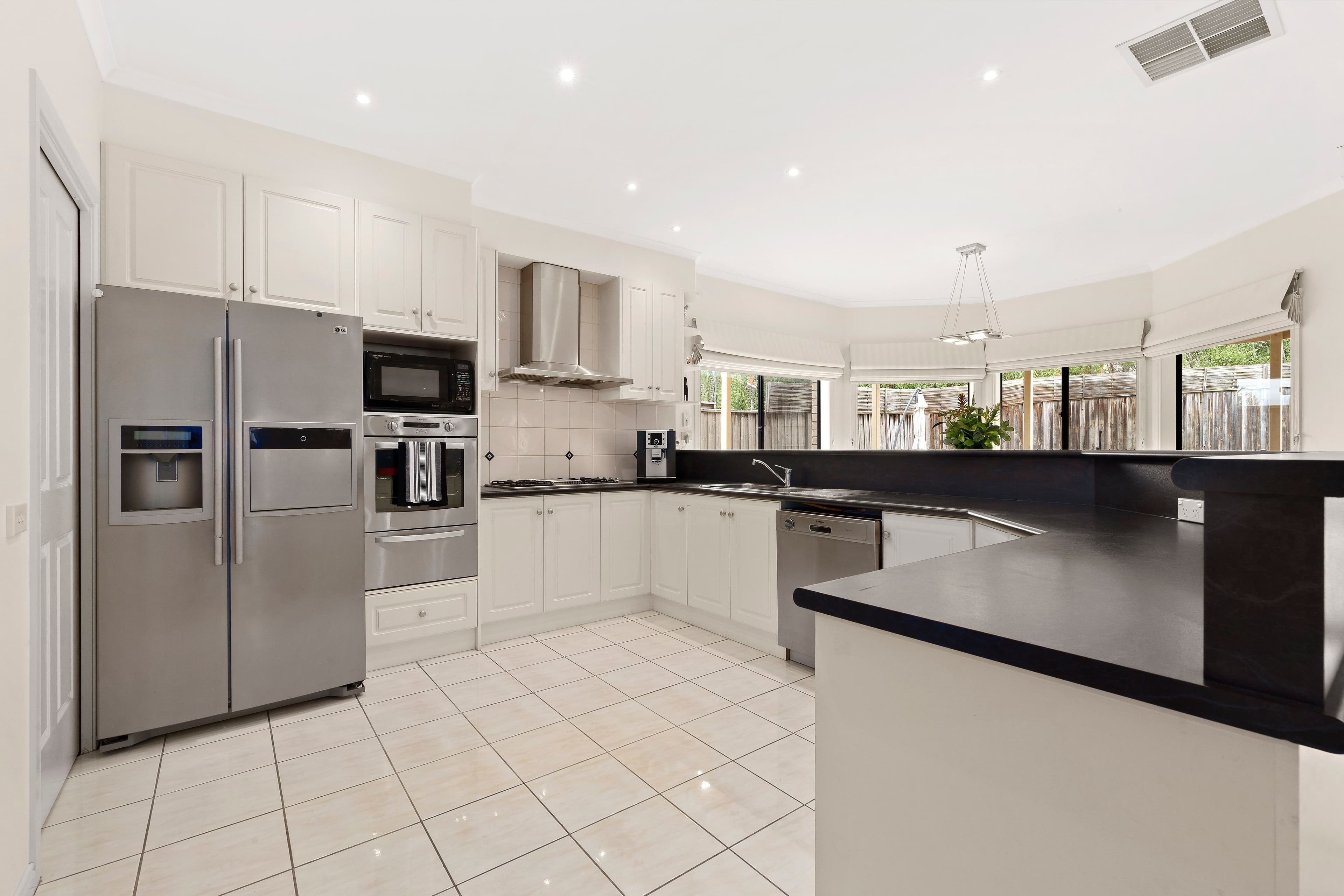 2 Saville Court, Rowville VIC 3178, Rowville - Thumbnail 2
