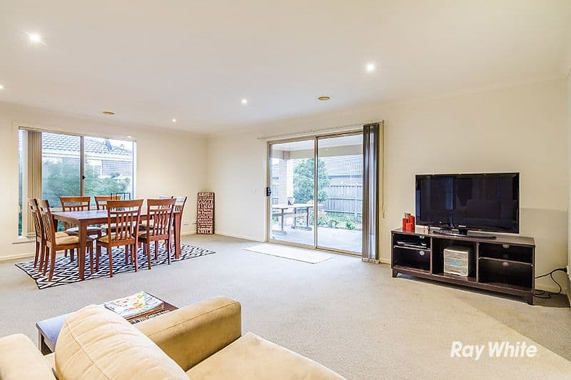 18 Westmoreland Avenue, Cranbourne North VIC 3977, Cranbourne North - Thumbnail 4
