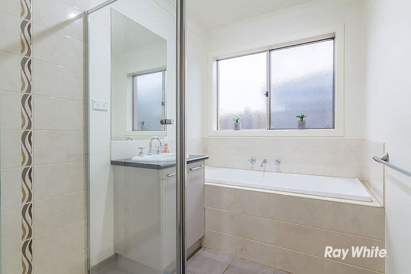 18 Westmoreland Avenue, Cranbourne North VIC 3977, Cranbourne North - Thumbnail 7