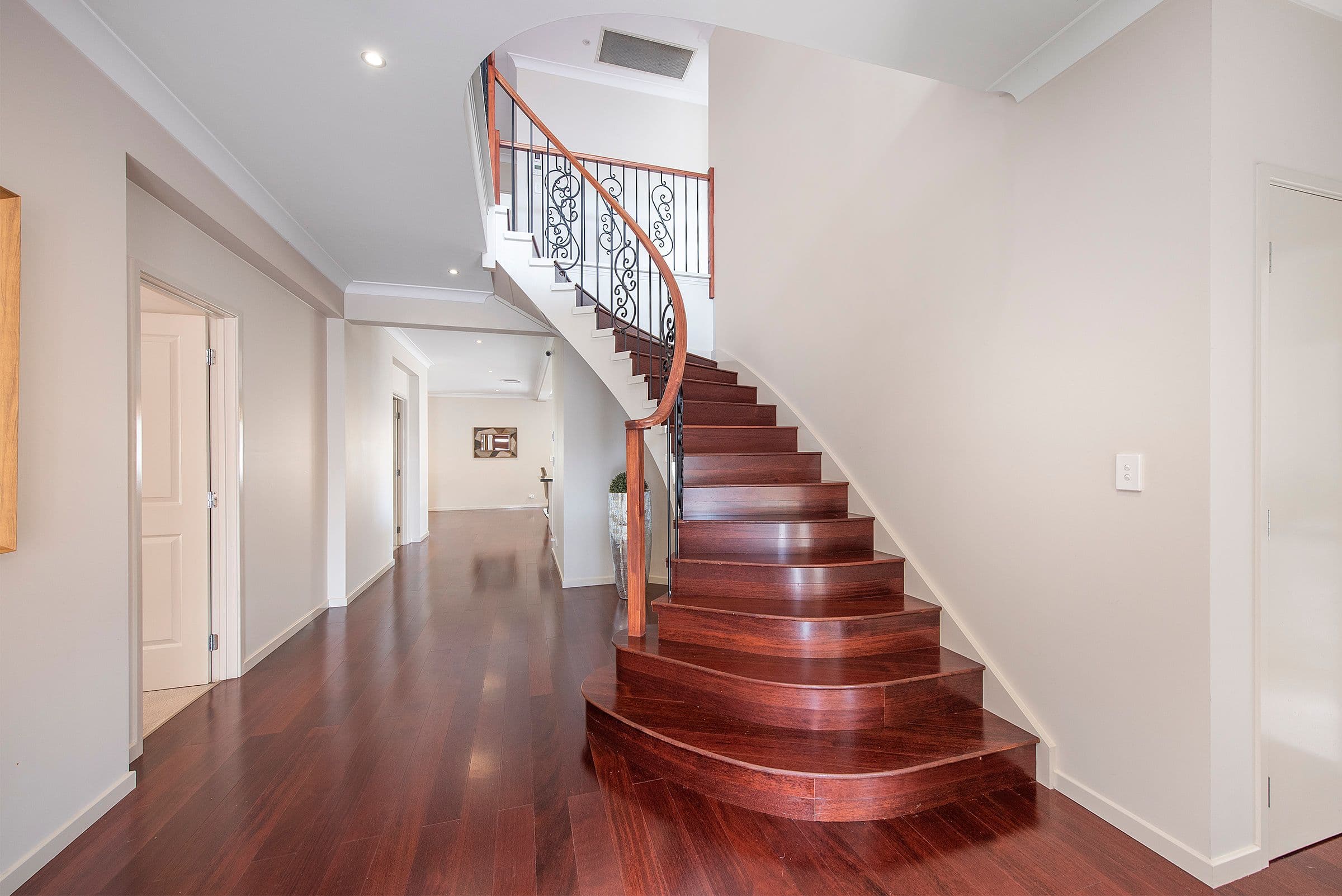 15 Norinda Street, Sunnybank QLD 4109, Sunnybank - Thumbnail 2