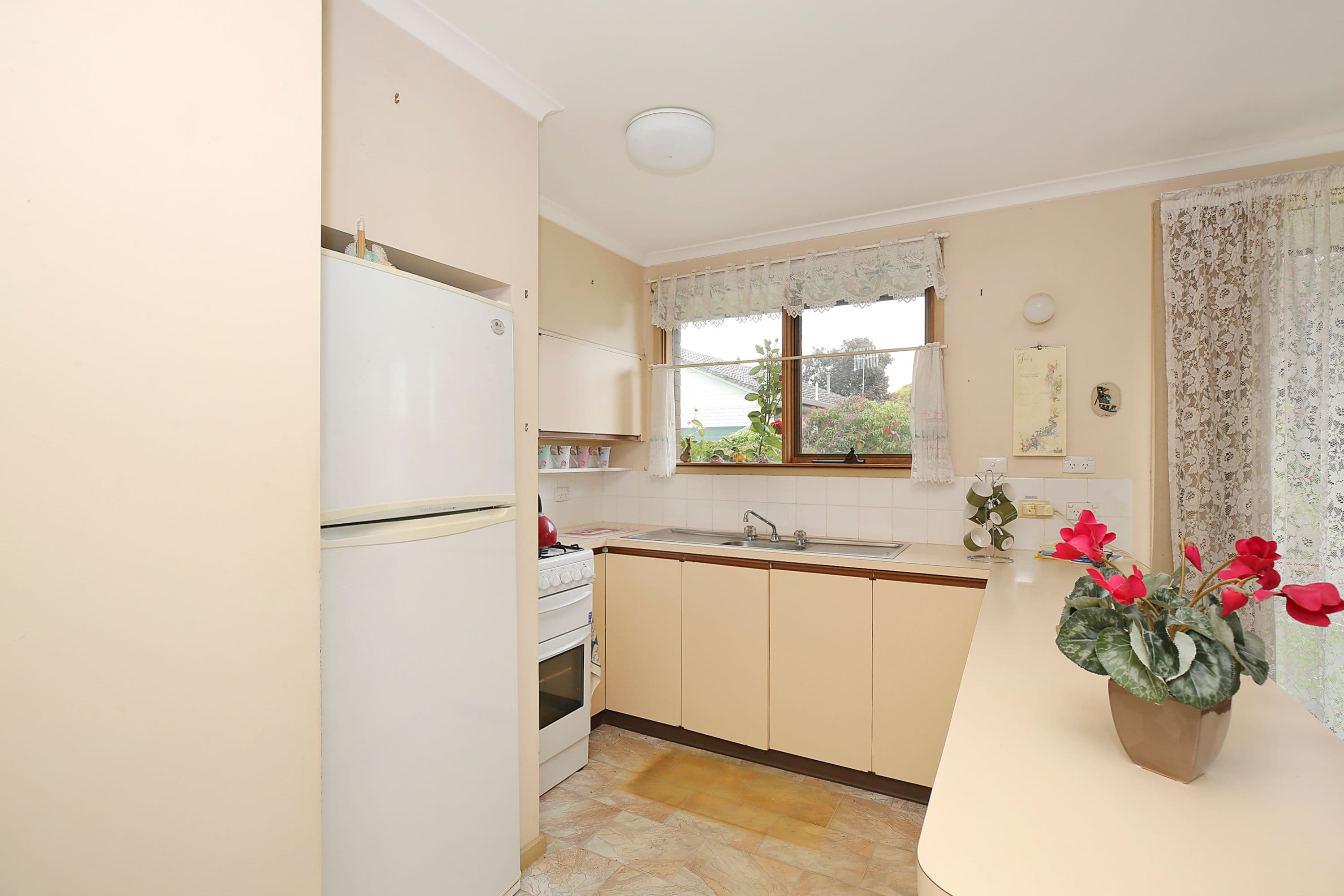 6 Victoria Street, Cobden VIC 3266, Cobden - Thumbnail 2