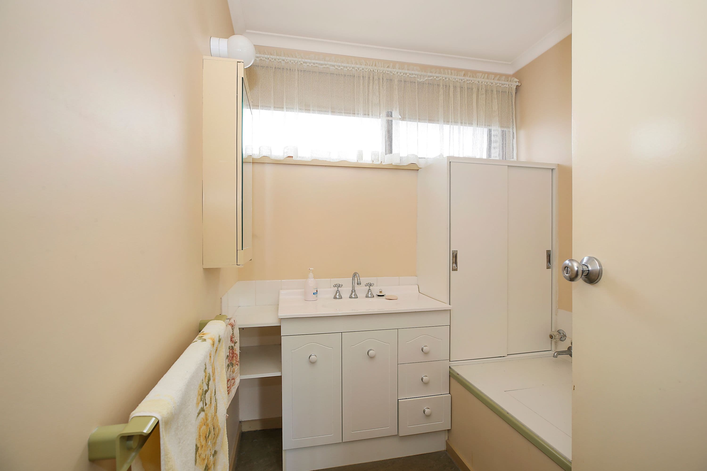 6 Victoria Street, Cobden VIC 3266, Cobden - Thumbnail 6