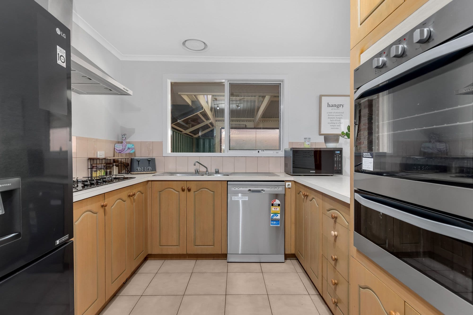 16 Cameron Drive, Hoppers Crossing VIC 3029, Hoppers Crossing - Thumbnail 3