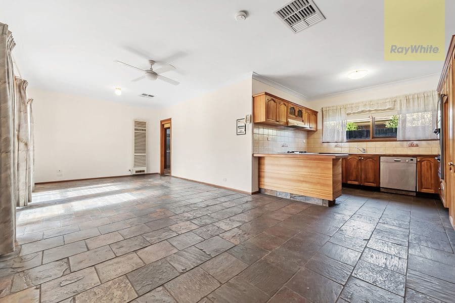 9 Moffat Court, Greenvale VIC 3059, Greenvale - Thumbnail 4