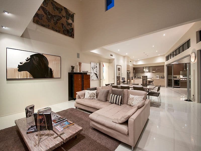 11 St Moritz Terrace, SORRENTO QLD 4217, Sorrento - Thumbnail 4