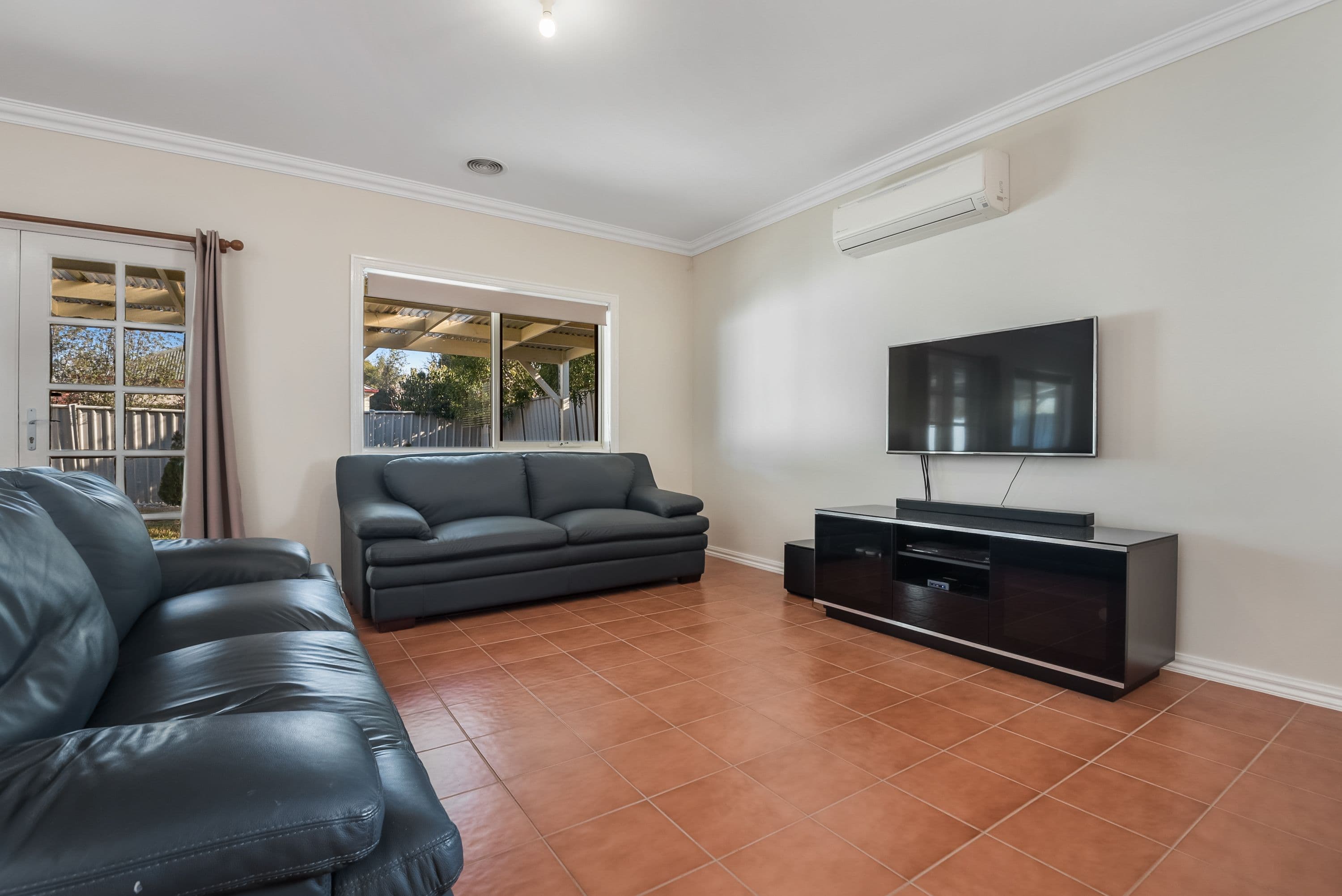 4 Greenwich Crescent, Caroline Springs VIC 3023, Caroline Springs - Thumbnail 2