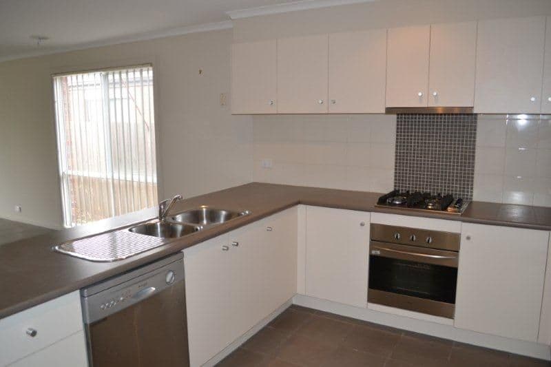 62 Hamish Drive, TARNEIT VIC 3029, Tarneit - Thumbnail 2
