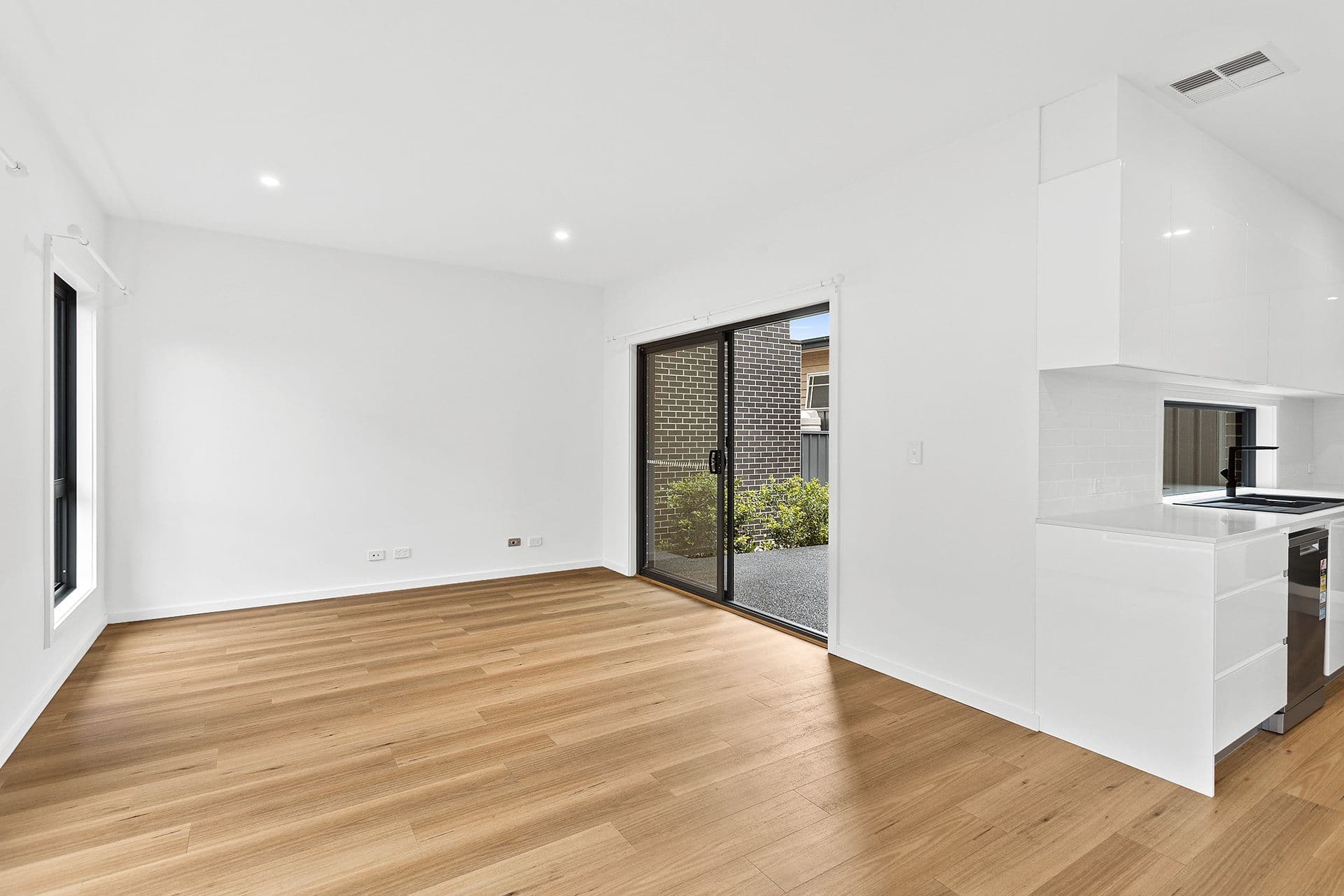 2/9 Reid Street, Shellharbour NSW 2529, Shellharbour - Thumbnail 2
