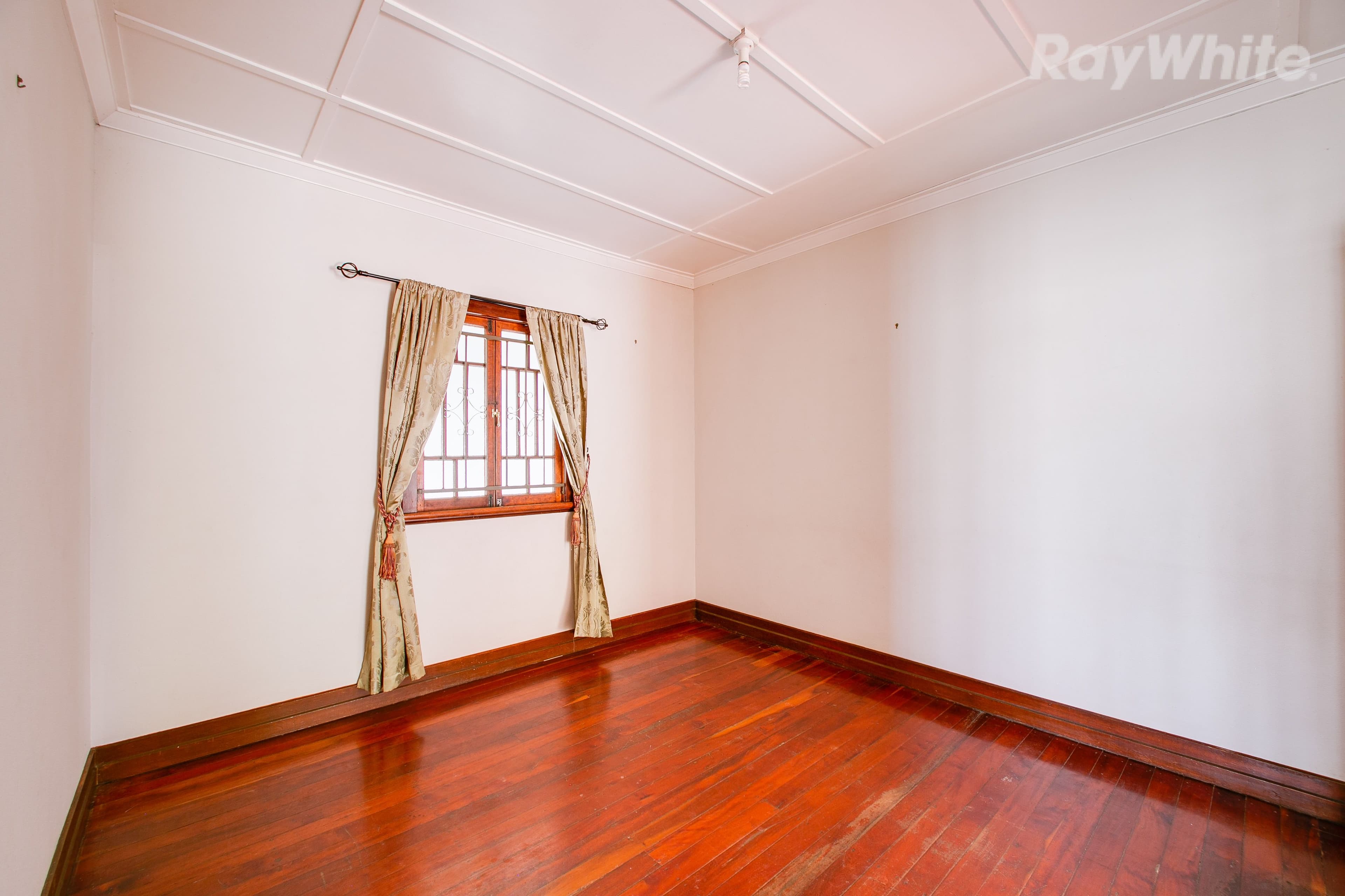8 Barrett Street, East Ipswich QLD 4305, East Ipswich - Thumbnail 4