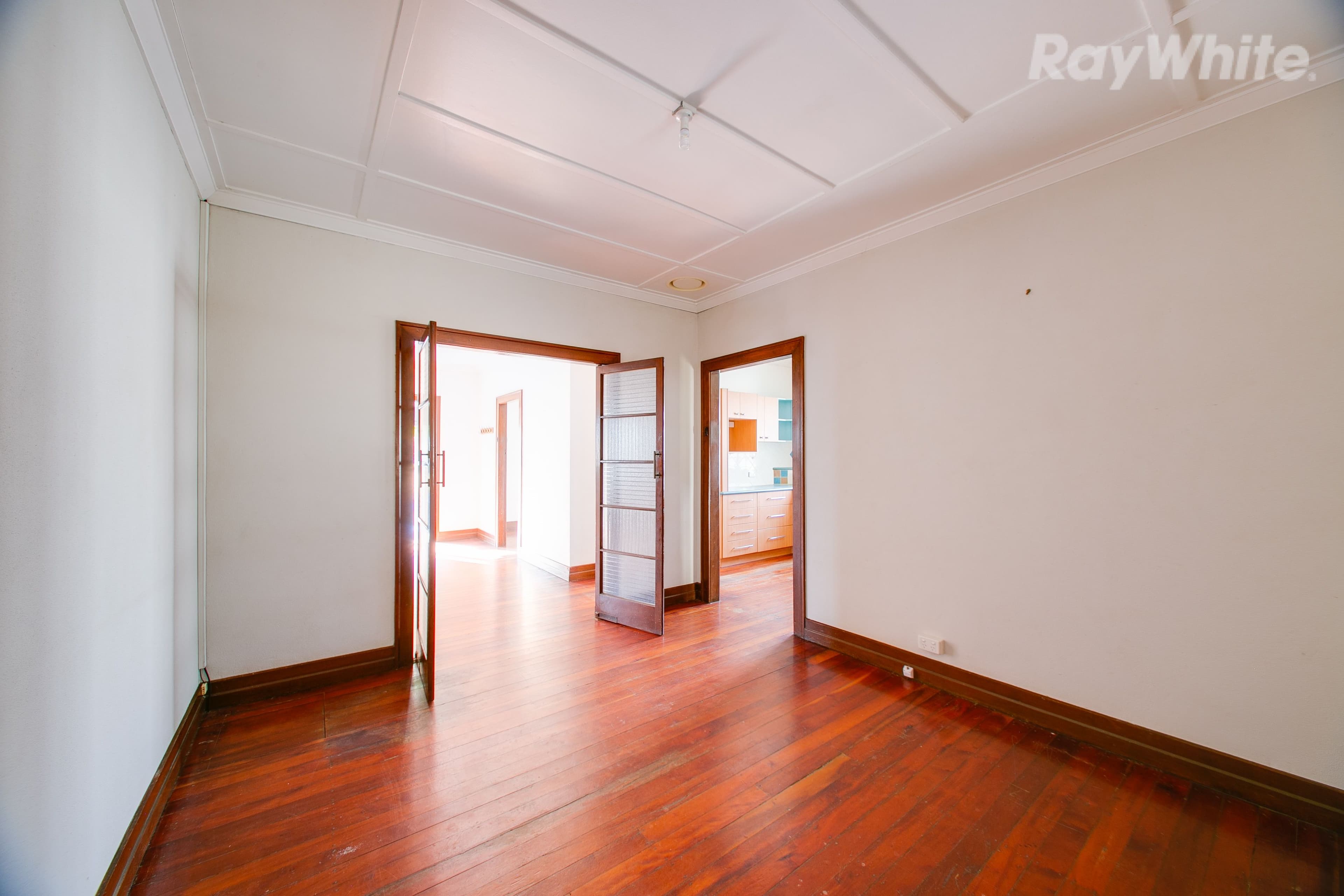 8 Barrett Street, East Ipswich QLD 4305, East Ipswich - Thumbnail 5
