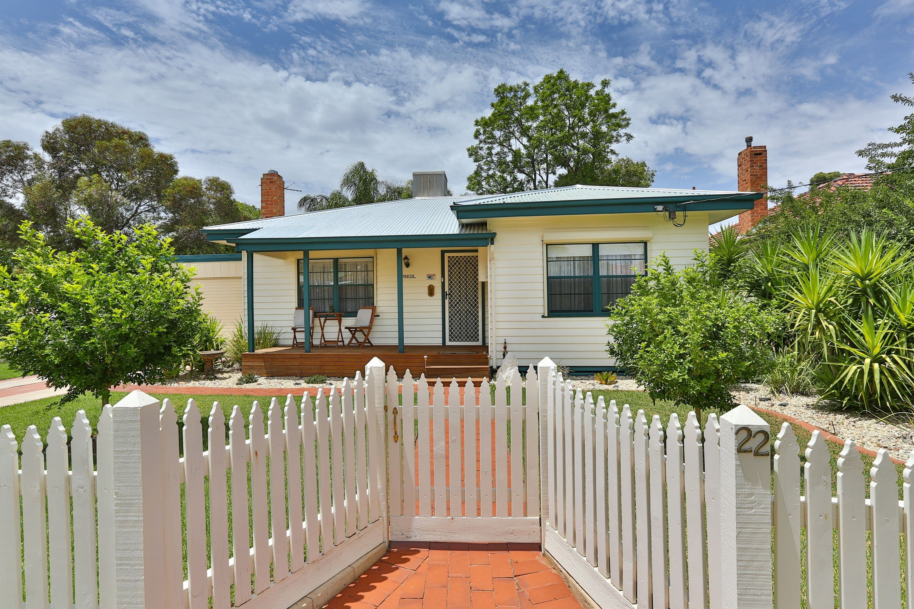 22 Floral Avenue East, Mildura VIC 3500, Mildura - Thumbnail 2