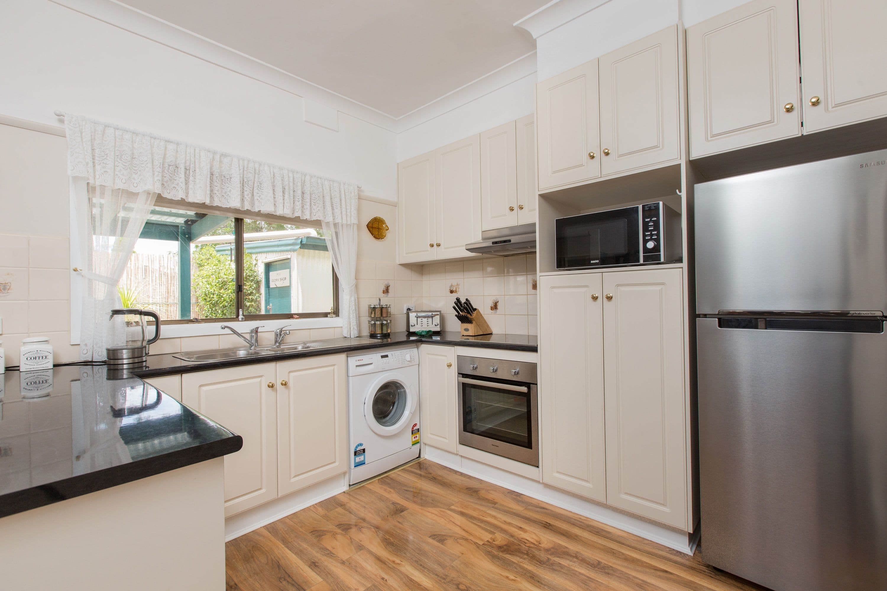 22 Floral Avenue East, Mildura VIC 3500, Mildura - Thumbnail 5