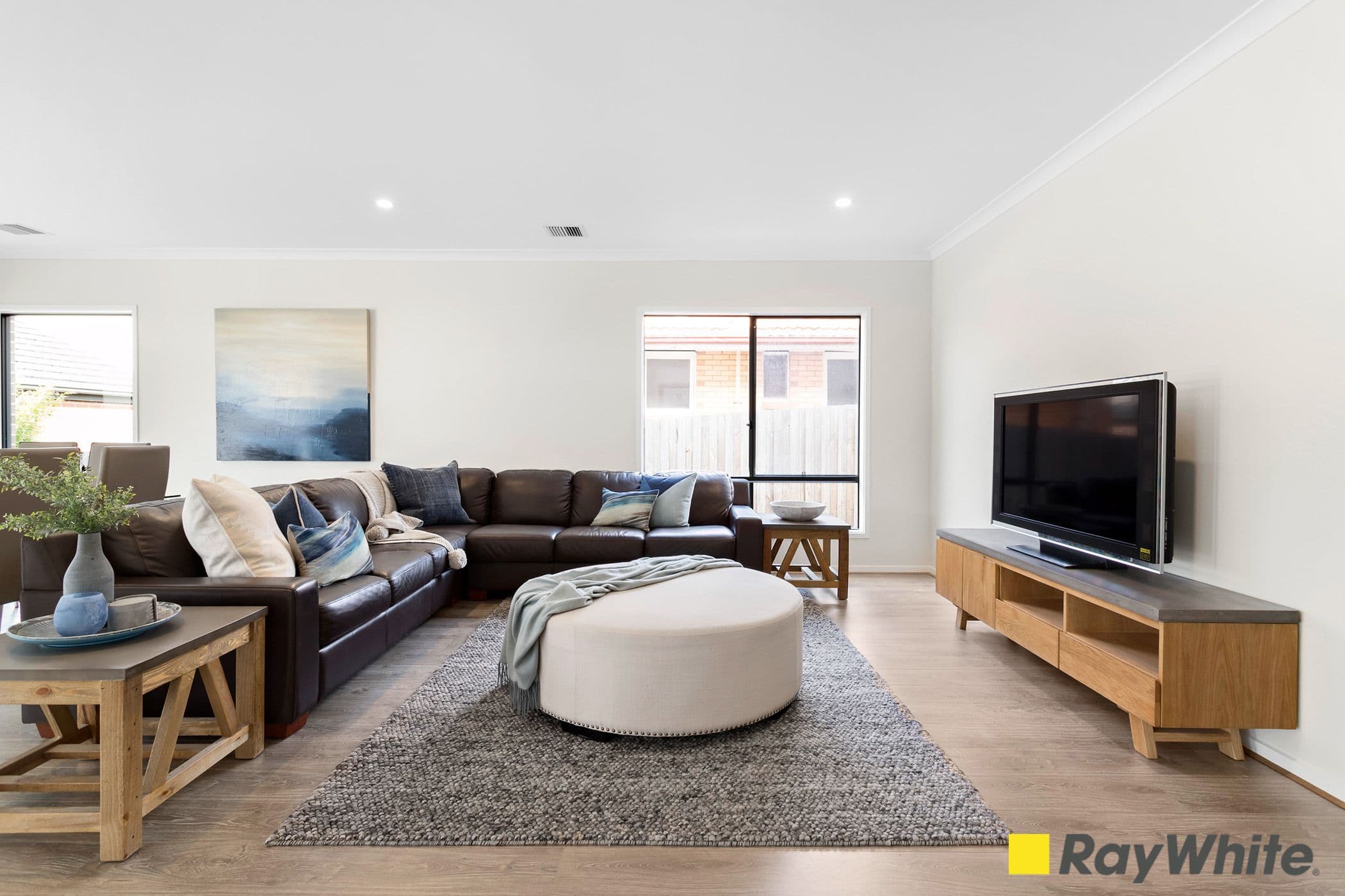42 Lewton Road, Mount Waverley VIC 3149, Mount Waverley - Thumbnail 2